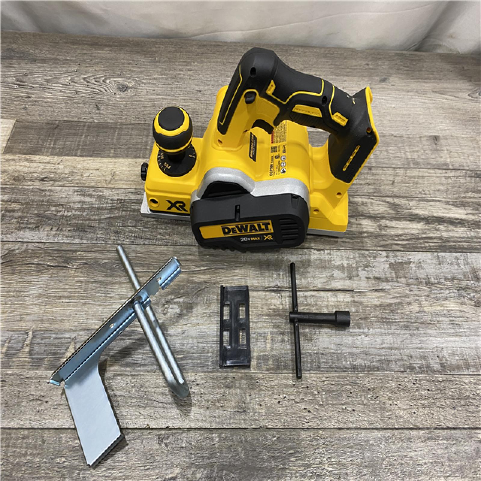 AS-IS DEWALT 20V MAX XR Cordless Brushless 3-1/4 in. Planer (Tool Only)