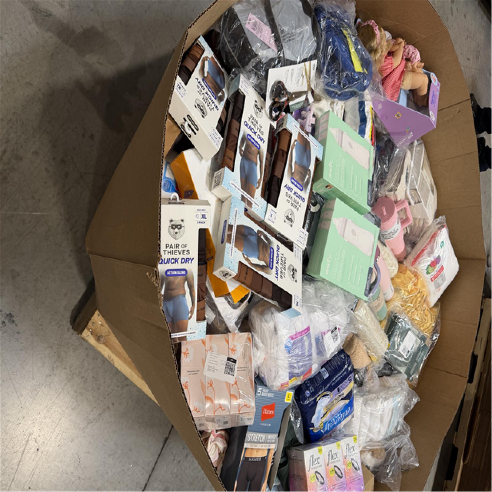 DALLAS LOCATION- NEW! BULLSEYE MIXED PALLET (600 PLUS)