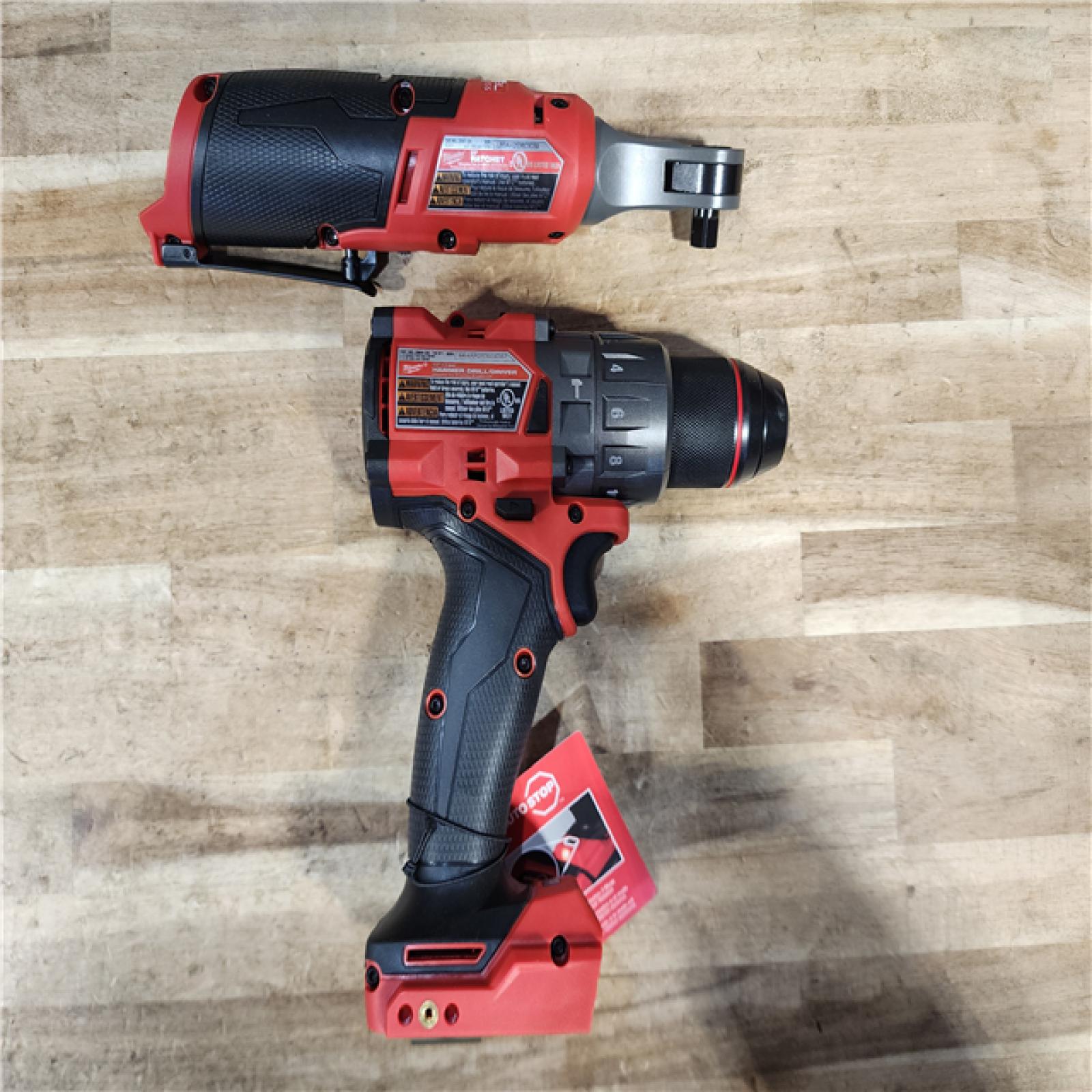 HOUSTON LOCATION - AS-IS Milwaukee 2 Tool Combo Kit W/ (2) Battery & Charger