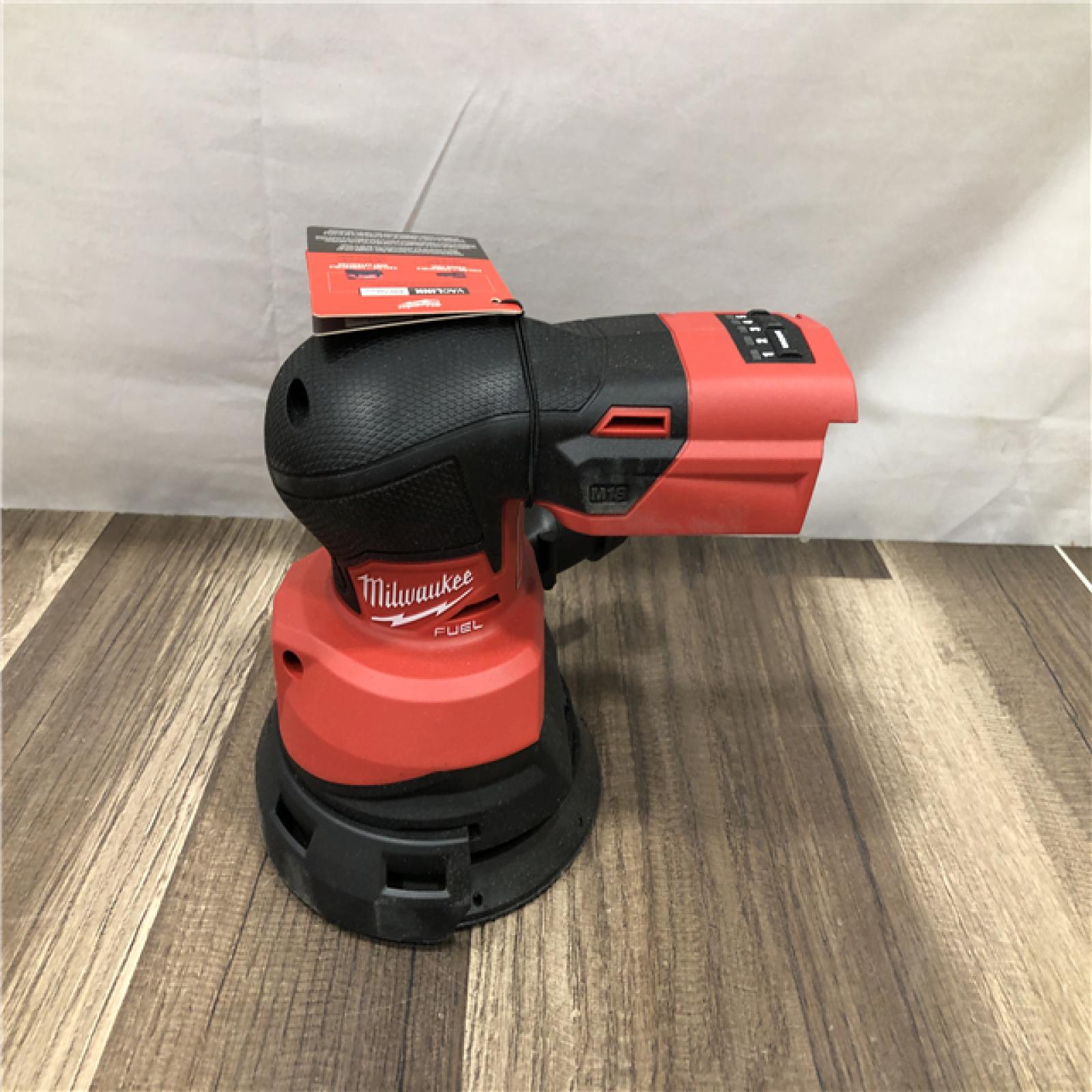 AS-IS Milwaukee 18V Lithium-Ion Brushless Cordless FUEL 5 in. Random Orbit Sander (Tool-Only)