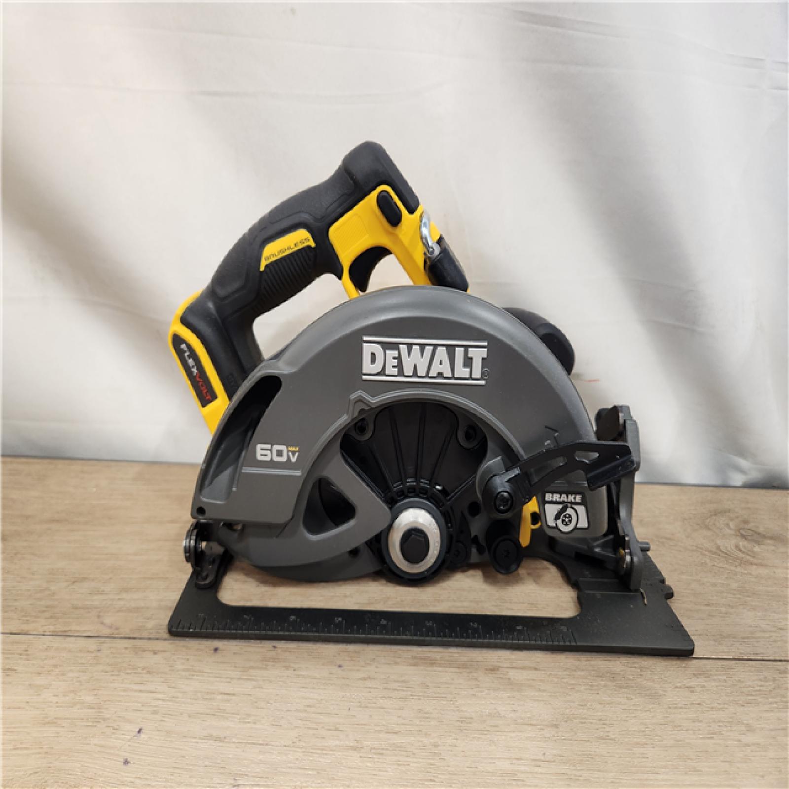 AS-IS- DeWALT Flexvolt Max 7-1/4  60V Brushless Circular Saw (Bare Tool)