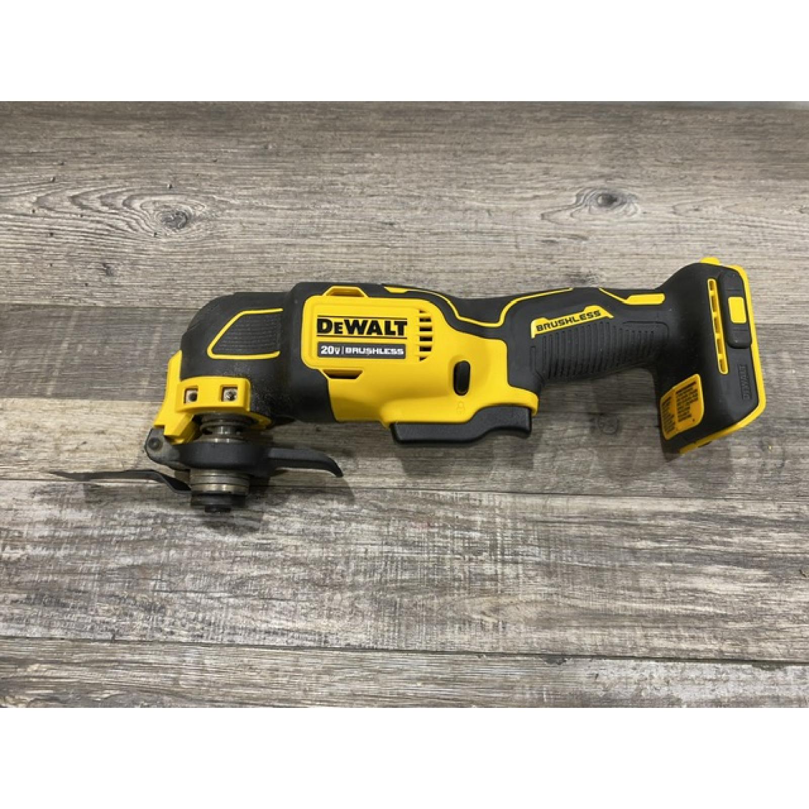 AS-IS DEWALT ATOMIC 20V MAX Cordless Brushless Oscillating Multi Tool Kit