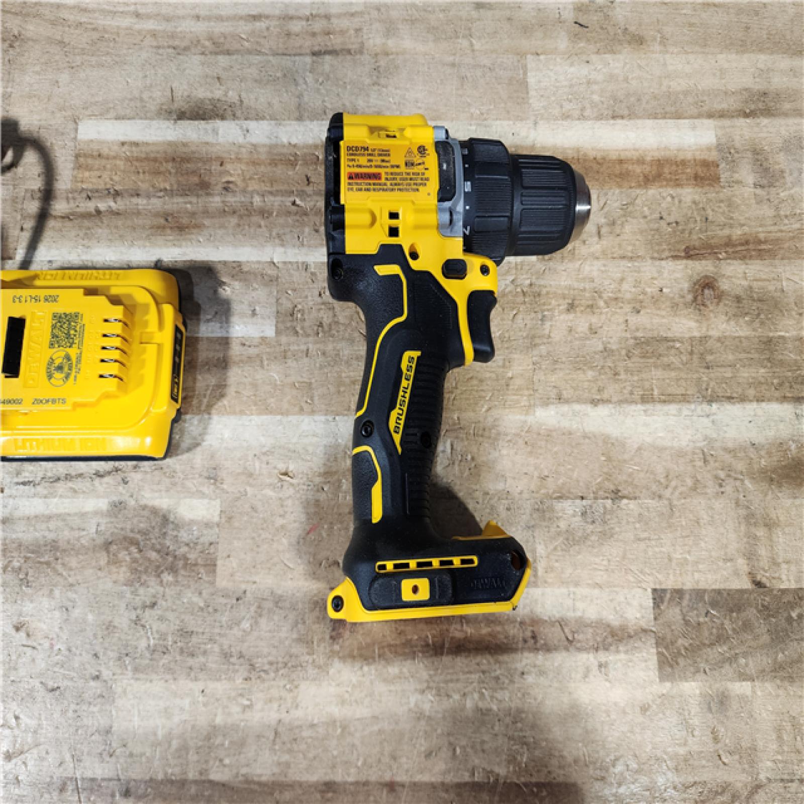 HOUSTON LOCATION - AS - IS DEWALT Atomic 20V Lithium-Ion Cordless Compact 1/2 in. Drill/Driver Kit