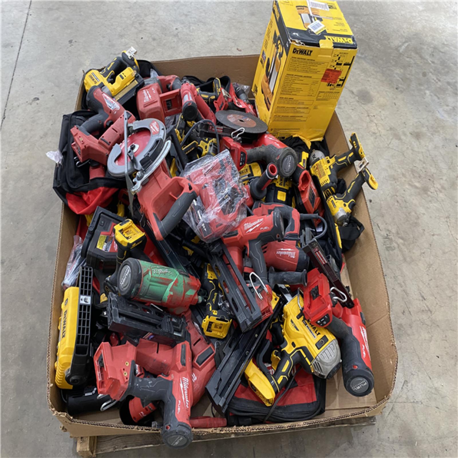 Houston Location AS IS - Tool Pallet