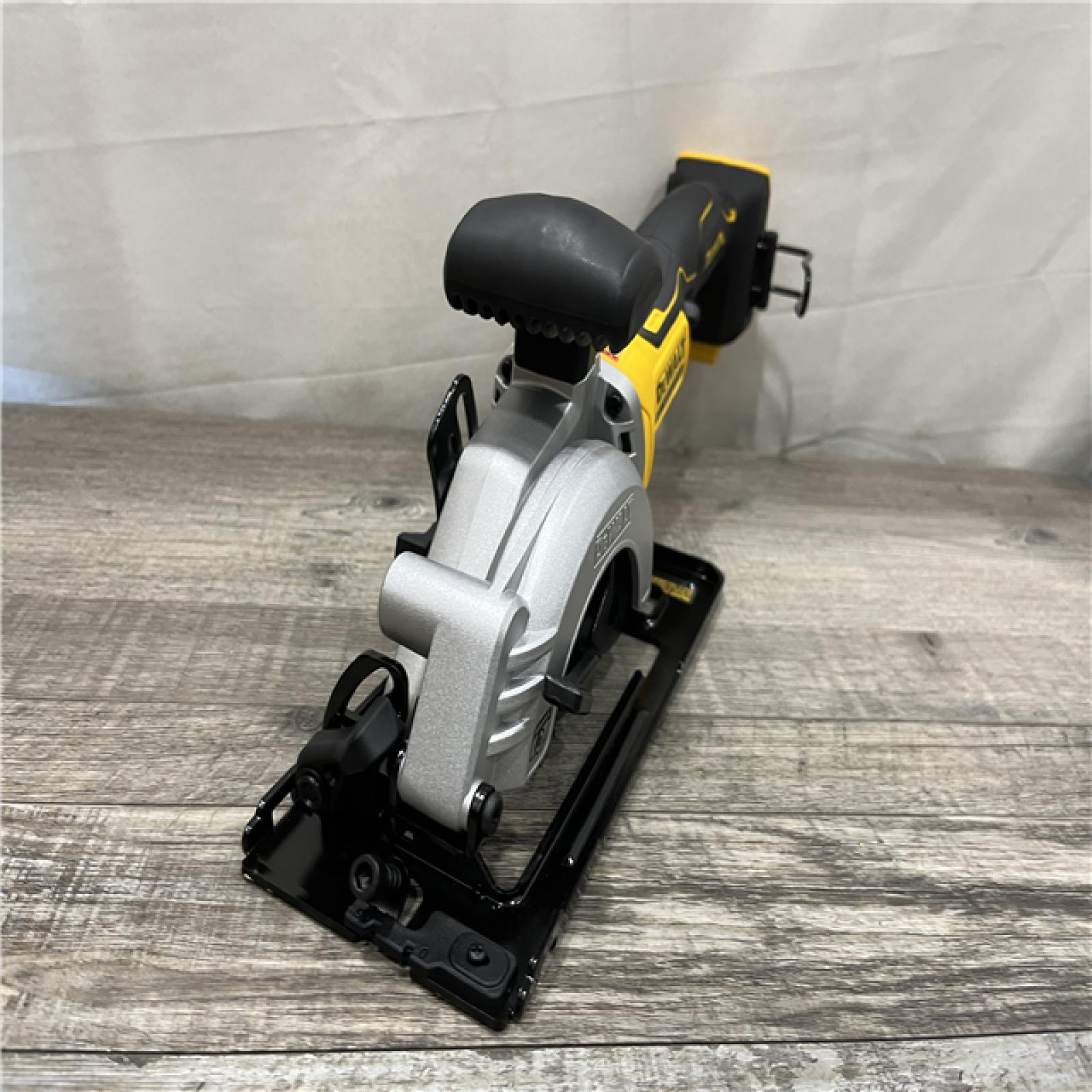 AS-IS DEWALT ATOMIC 20V MAX Cordless Brushless 4-1/2 in. Circular Saw (Tool Only)