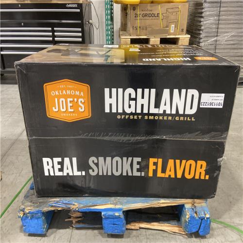 DALLAS LOCATION -  OKLAHOMA JOE'S Highland Offset Charcoal Smoker and Grill with 900 sq. in. Cooking Area in Black