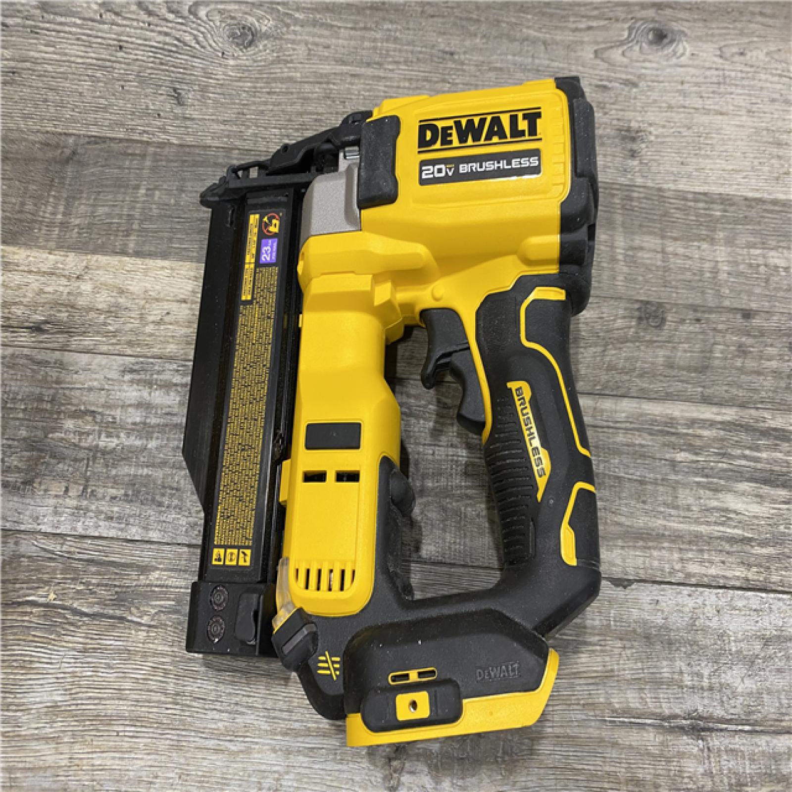 AS-IS DEWALT ATOMIC 20V MAX Lithium Ion Cordless 23 Gauge Pin Nailer Kit