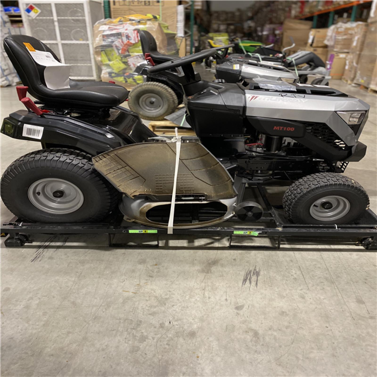 Dallas Location - As-Is Murray MT100 42 in. 13.5 HP 500cc Gas Riding Lawn Tractor Mower
