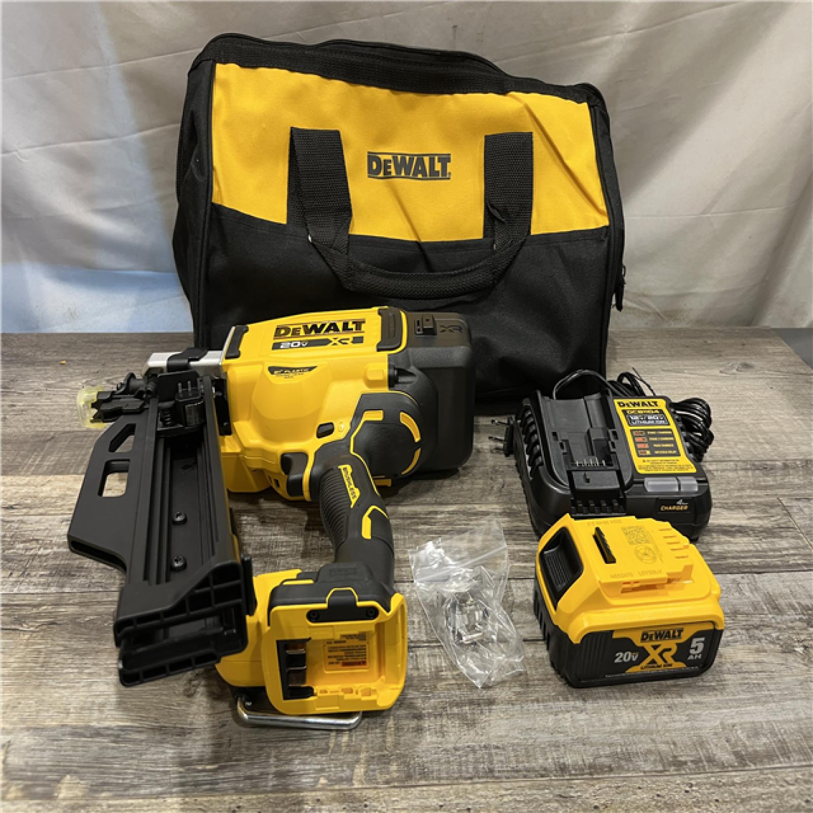 AS-IS DEWALT 20-Volt 21° Cordless Framing Nailer Kit