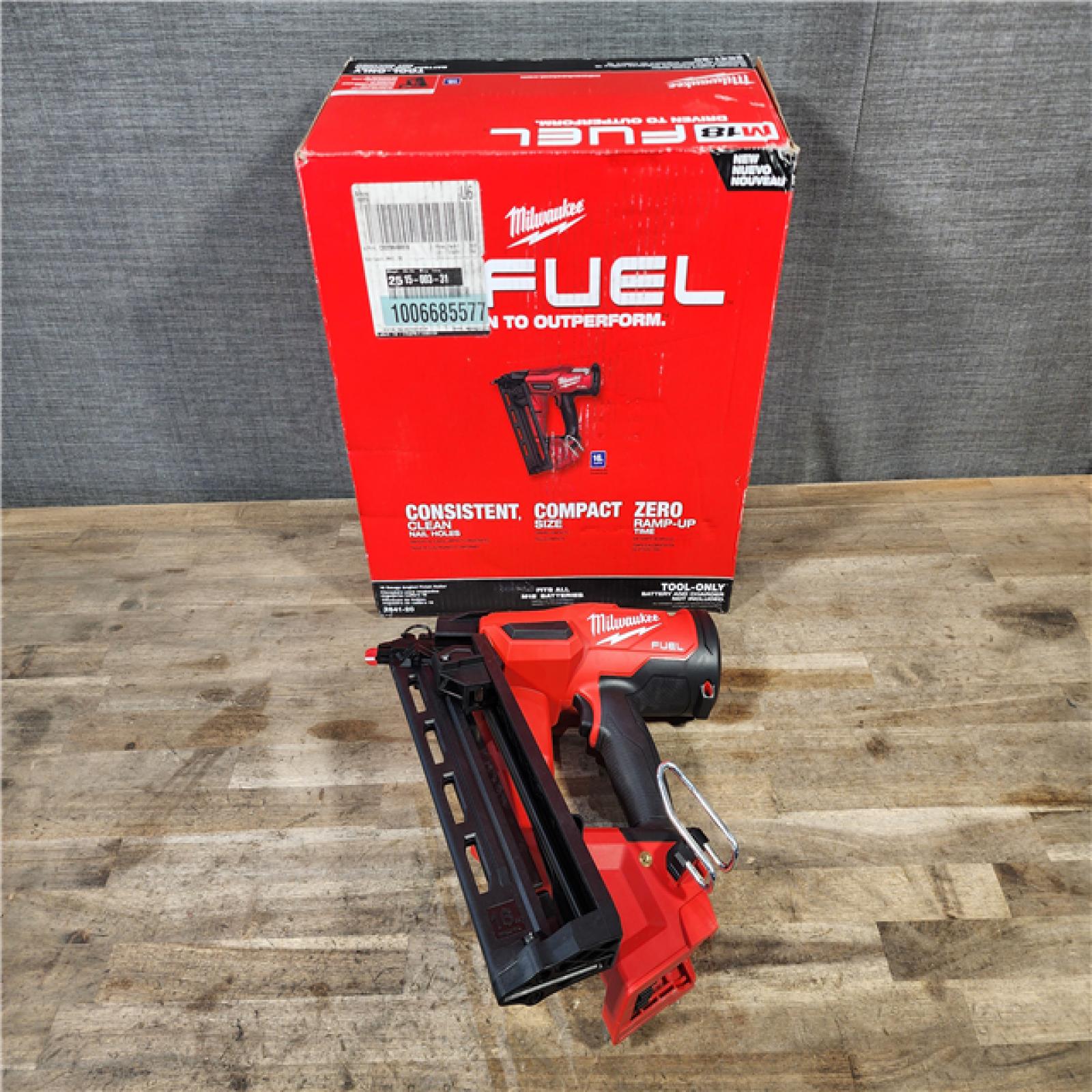 HOUSTON LOCATION - AS-IS Milwaukee 2841-20 18V Cordless Gen II 16 Gauge Angled Finish Nailer (Tool Only)