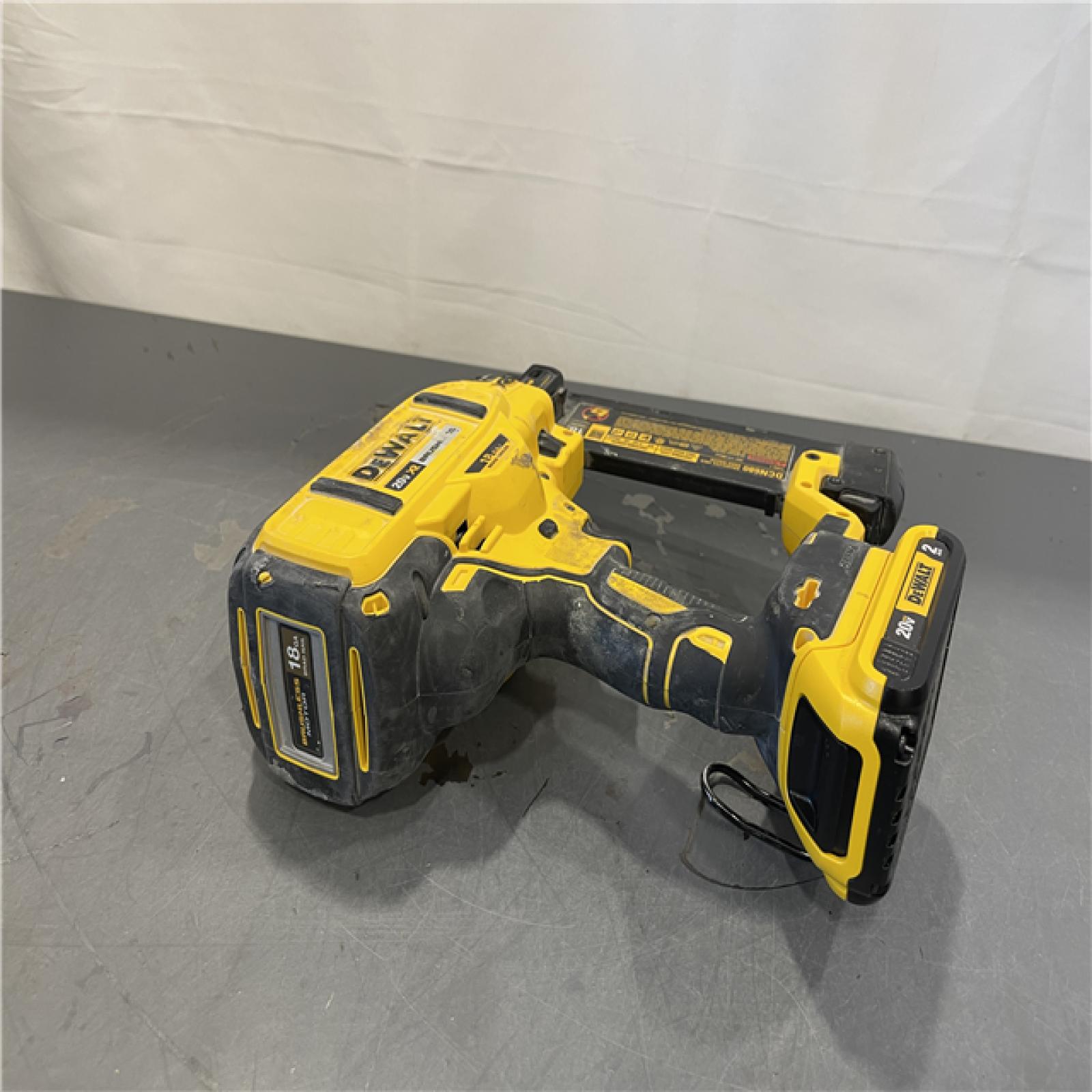 AS-IS - DEWALT 20V MAX XR Lithium-Ion 2-1/8 in. 18-Gauge Electric Cordless Brad Nailer Kit