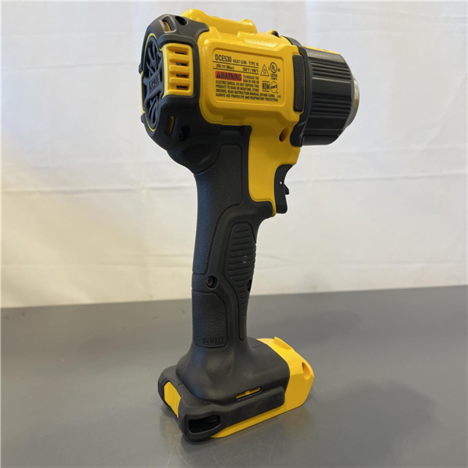 Like New! - DeWalt 20V MAX 20 V Cordless Heat Gun Accessory Kit