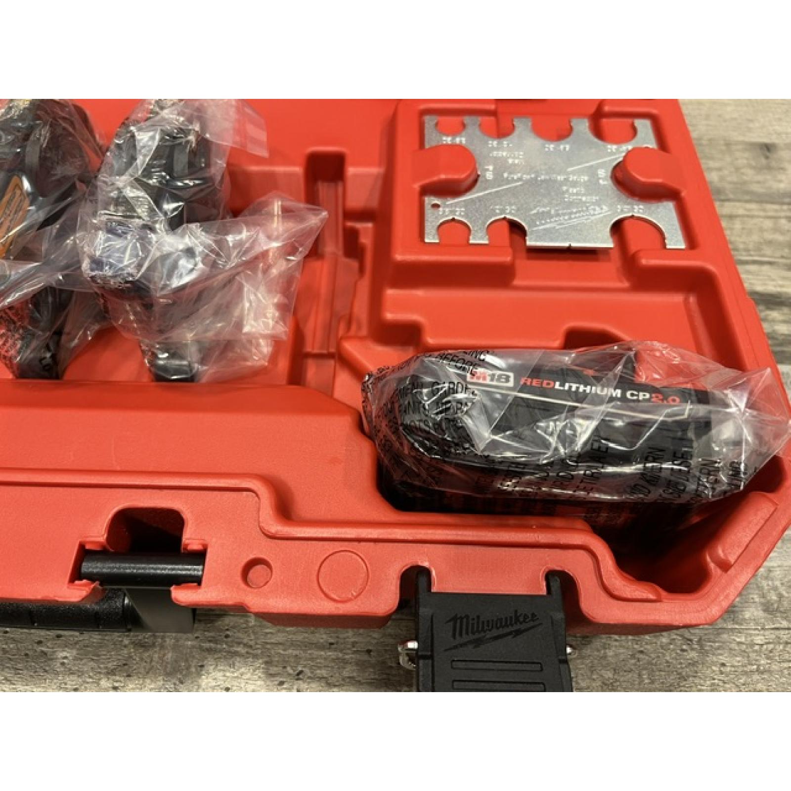 NEW - Milwaukee 18V Lithium-Ion Cordless Short Throw PEX Press Tool Kit