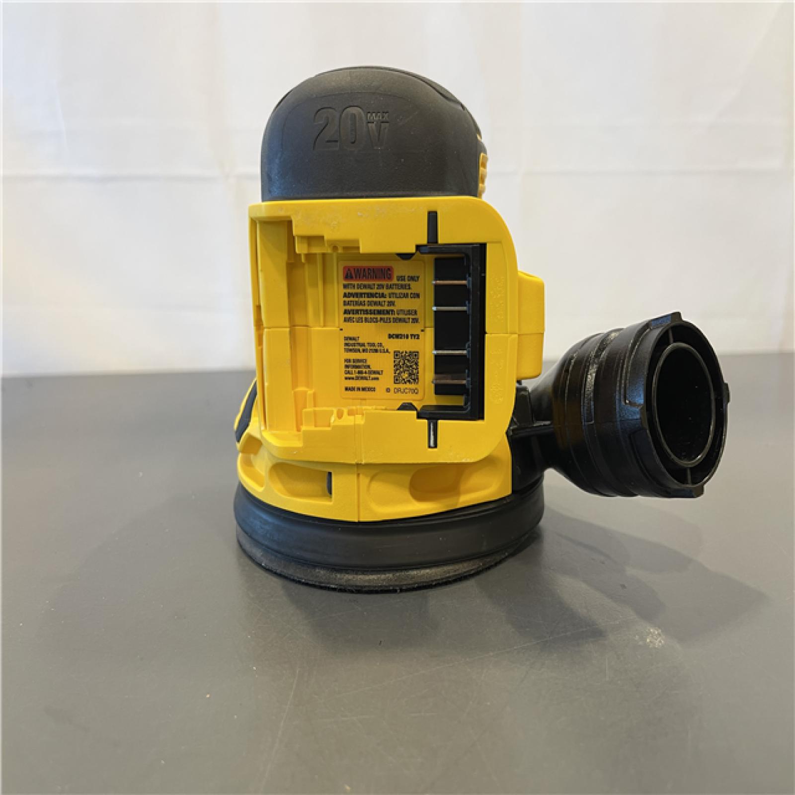 Like New! - DEWALT 20V MAX XR Cordless Brushless 5 in. Random Orbital Sander (Tool Only)