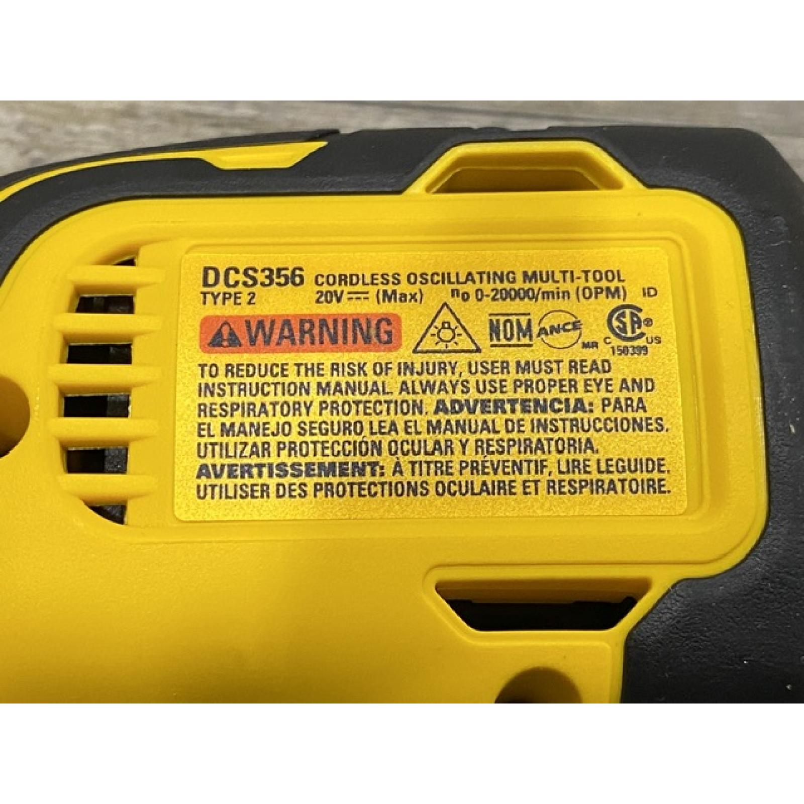 LIKE NEW - DEWALT 20V MAX XR Cordless Brushless 3-Speed Oscillating Multi Tool Kit