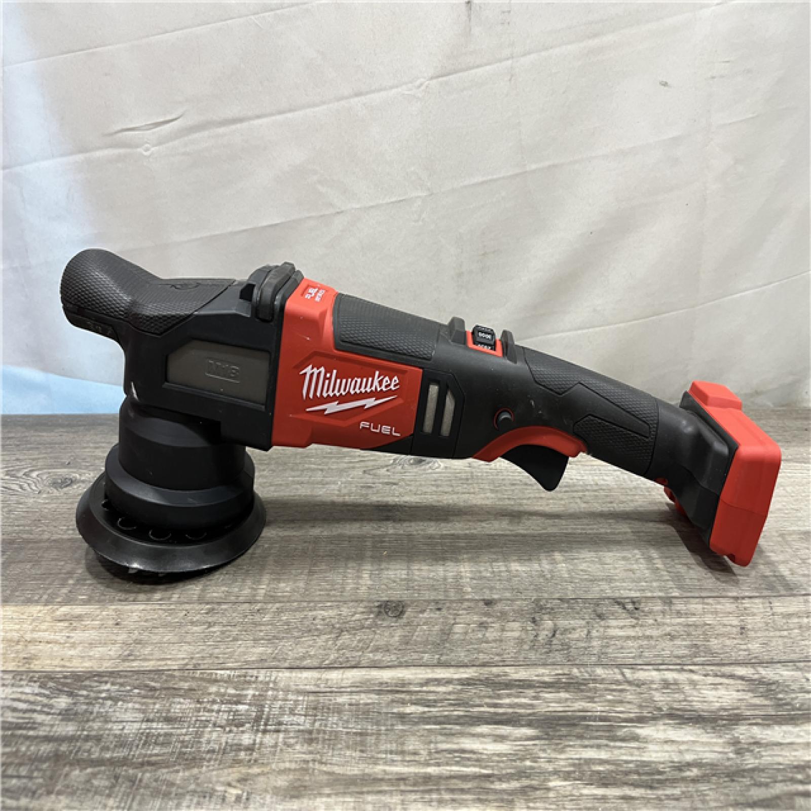 AS-IS Milwaukee FUEL18V Lithium-Ion Brushless Cordless 15MM DA Polisher (Tool-Only)