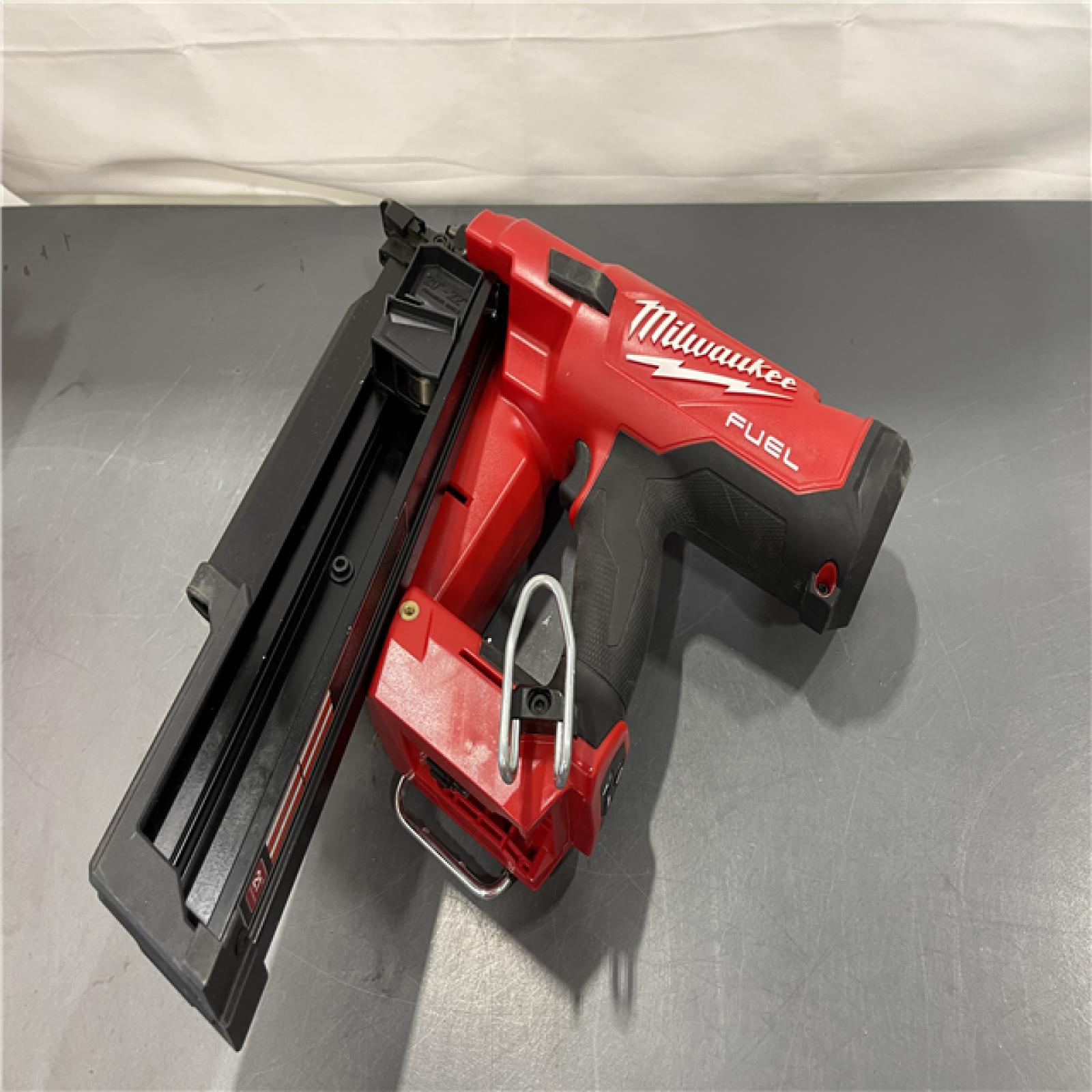 AS-IS - Milwaukee M18 FUEL 3-1/2 in.18-Volt 21-Degree Lithium-Ion Brushless Cordless Framing Nailer