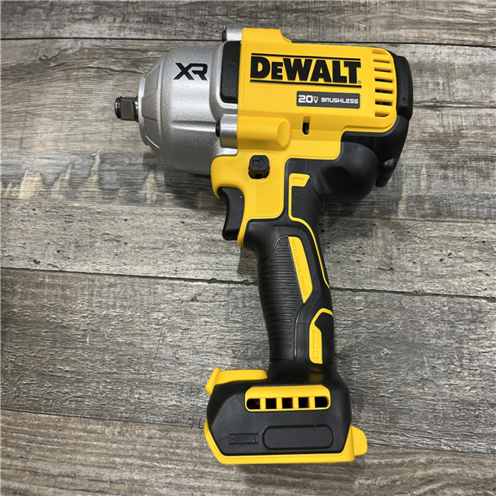 AS-IS DEWALT 20V MAX Lithium-Ion Cordless 1/2 in. Impact Wrench Kit