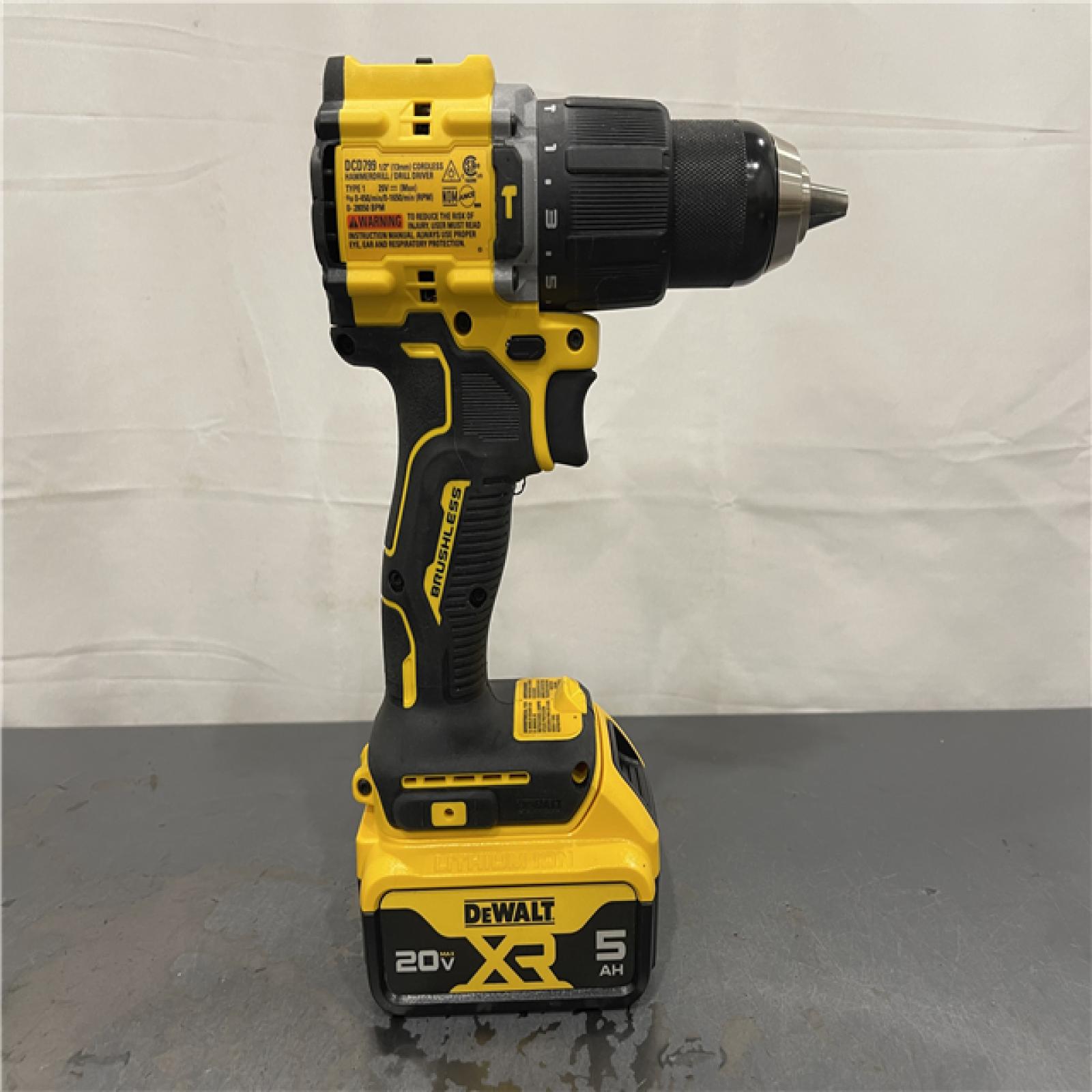 AS-IS - DeWalt ATOMIC 20V Lithium-Ion Cordless 1/2 in. Hammer Drill Kit