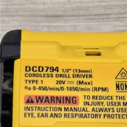 AS-IS DEWALT ATOMIC COMPACT SERIES 20V MAX* Cordless 1/2 Drill/Driver Kit