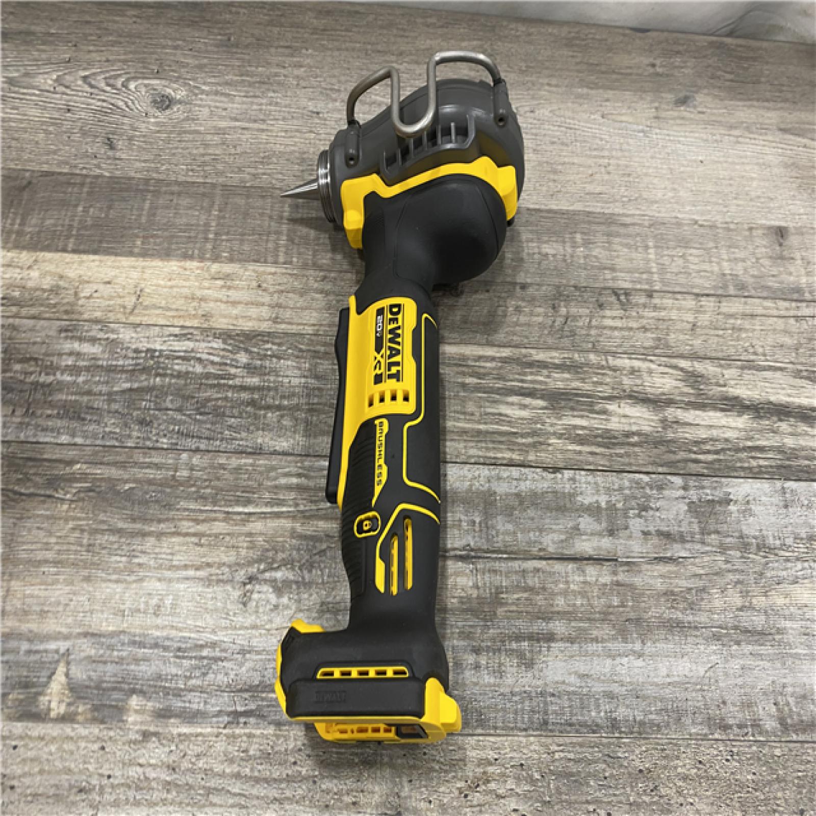 LIKE NEW - DEWALT 20-Volt MAX 1-1/2 in. PEX Expander (Tool-Only)