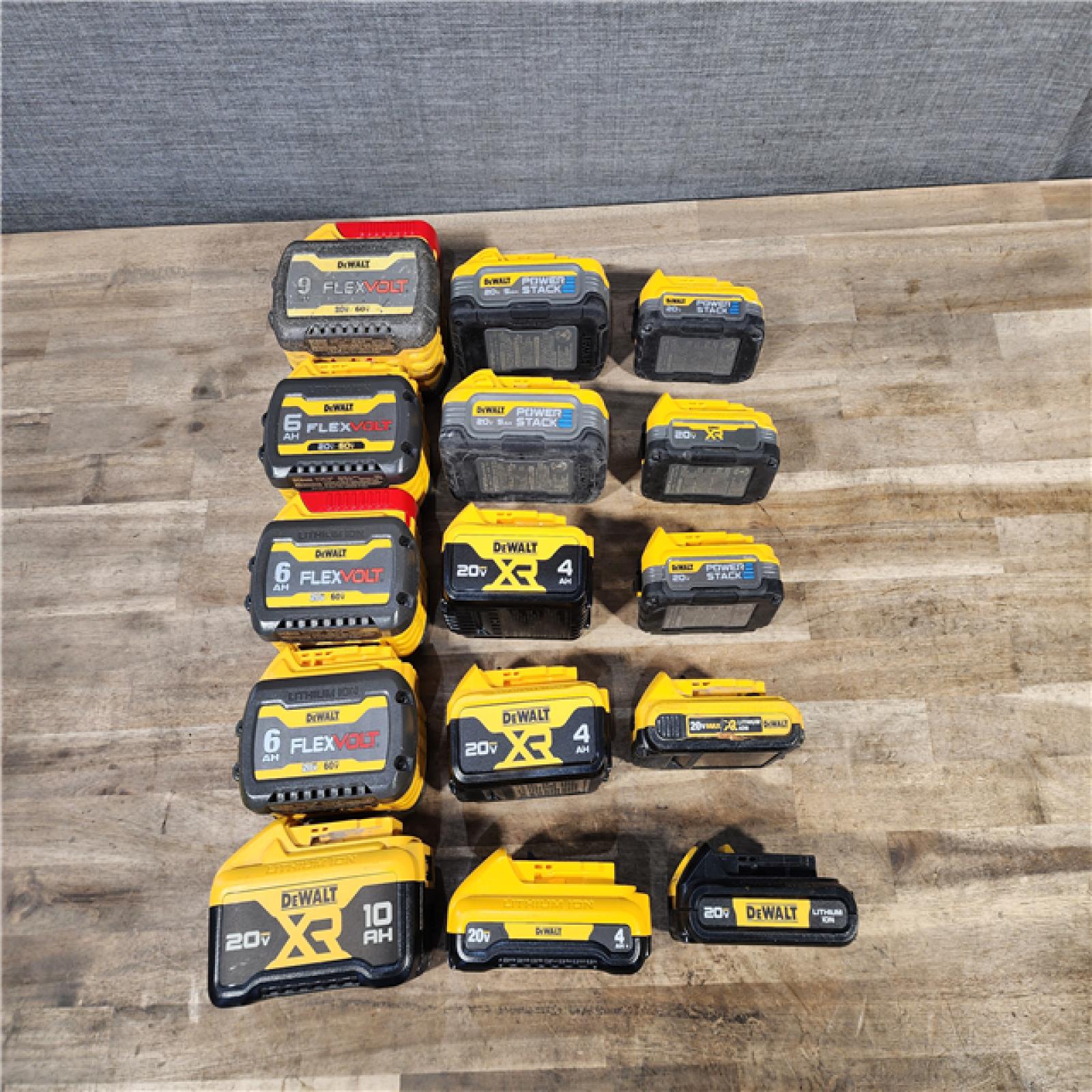 HOUSTON LOCATION - AS-IS DEWALT BATTERY PACK QTY - 15