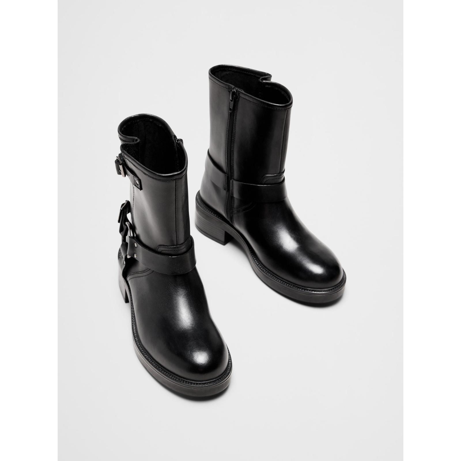 Banana Republic Leather Moto Boot - Black - SZ 6