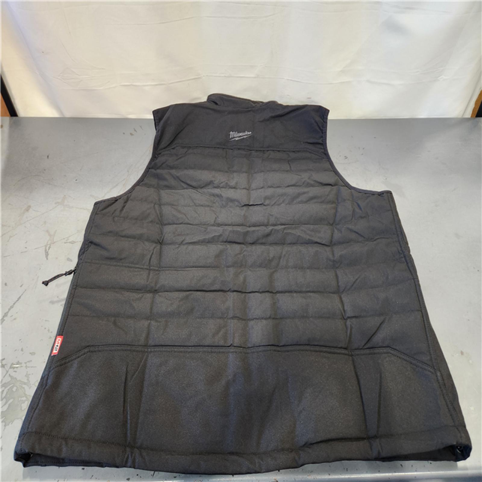 AS-IS- Milwaukee Men's M12 Heated AXIS Vest