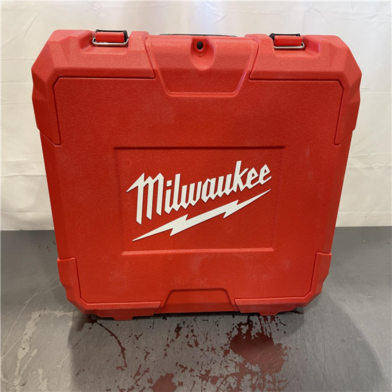 AS-IS - Milwaukee M12 12-Volt Lithium-Ion Cordless Green 250 ft. 3-Plane Laser Level Kit