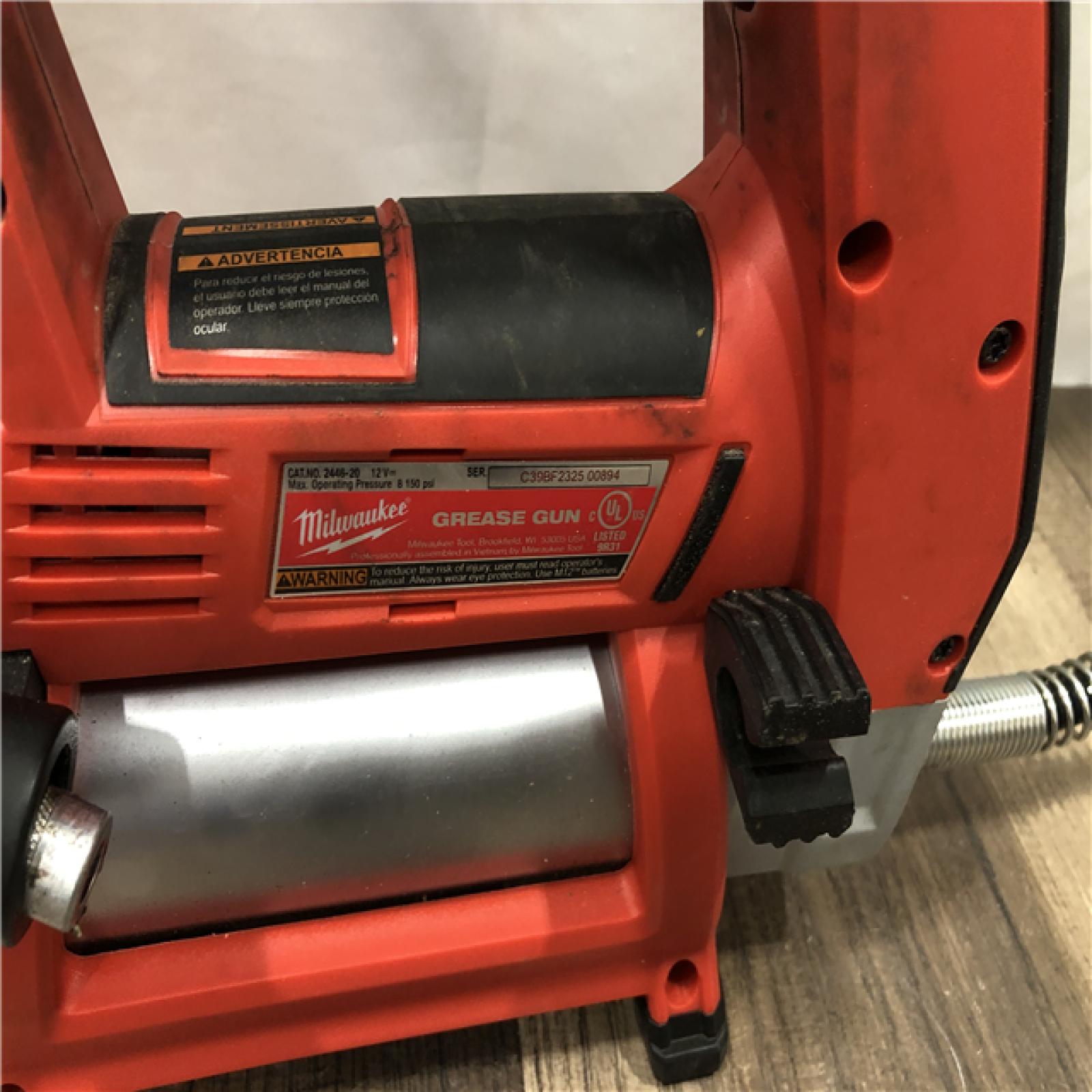 AS-IS Milwaukee M12 12V Lithium-Ion Cordless Grease Gun (Tool-Only)