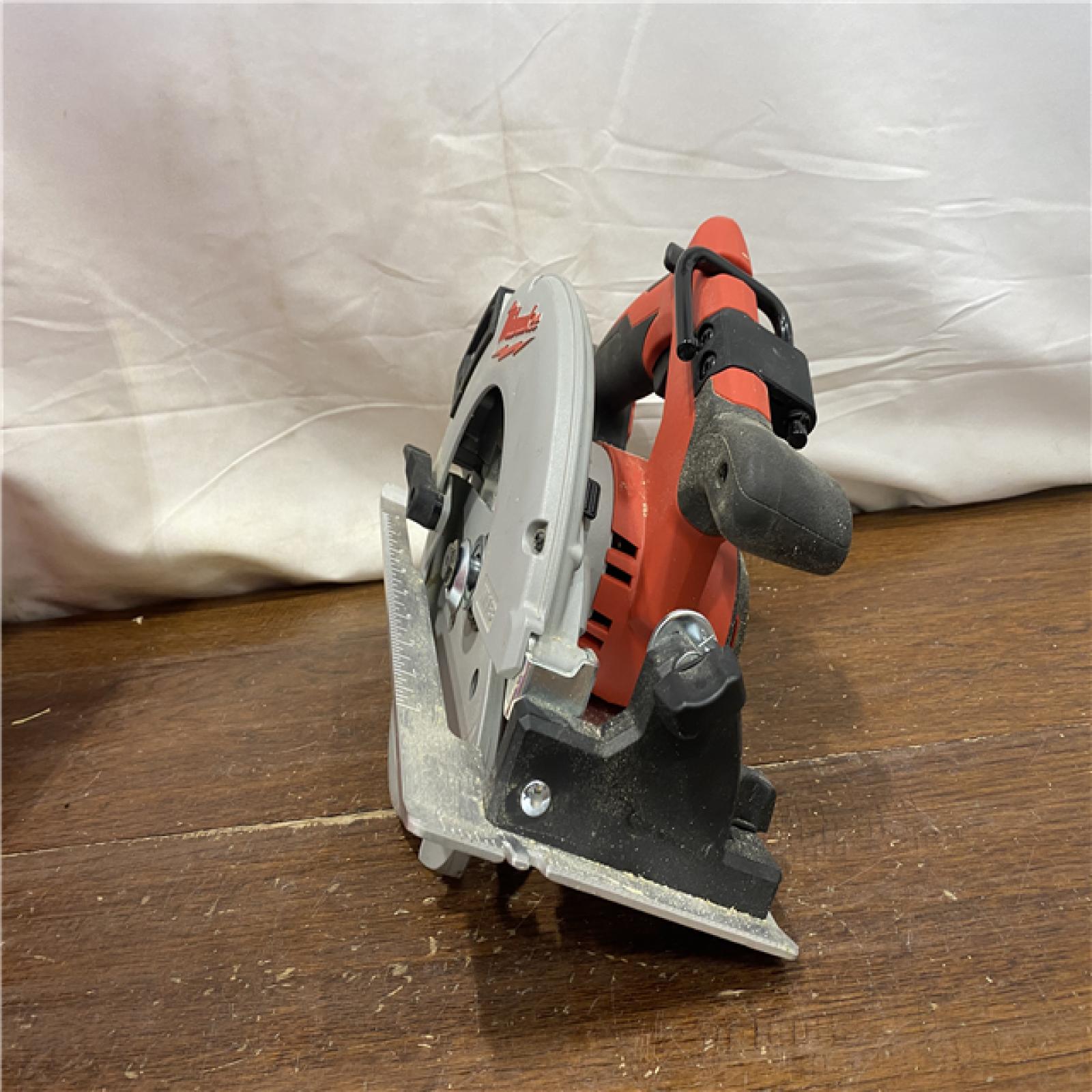 AS-IS Milwaukee M18 7-1/4  18V Brushless Circular Saw 2631-20 (Bare Tool)