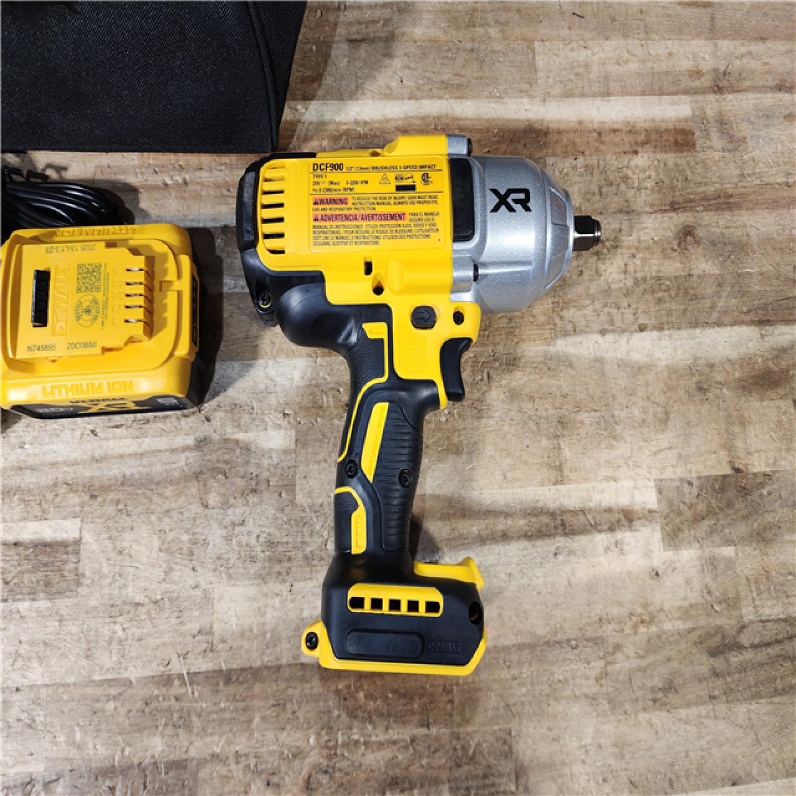 HOUSTON LOCATION - AS - IS DEWALT 20V MAX Lithium-Ion Cordless 1/2 in. Impact Wrench Kit