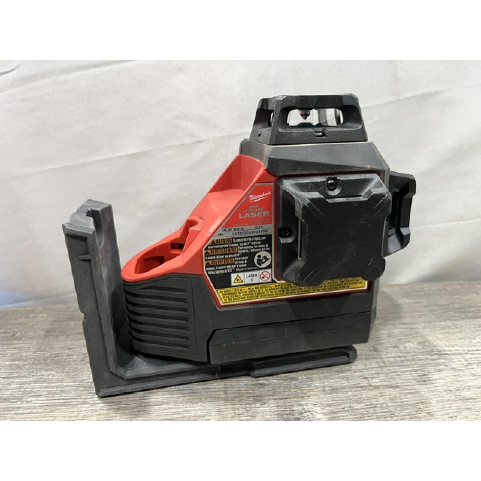 AS-IS Milwaukee 12-Volt Lithium-Ion Cordless Green 250 ft. 3-Plane Laser Level Kit