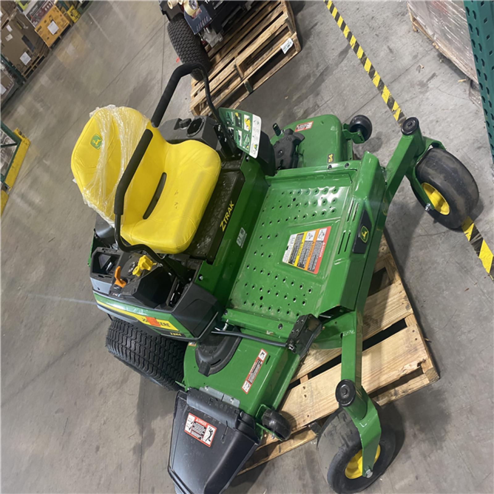 Dallas Location - As-Is John Deere Z325E 48 in. 24 HP Gas  Zero Turn Riding Lawn Mower