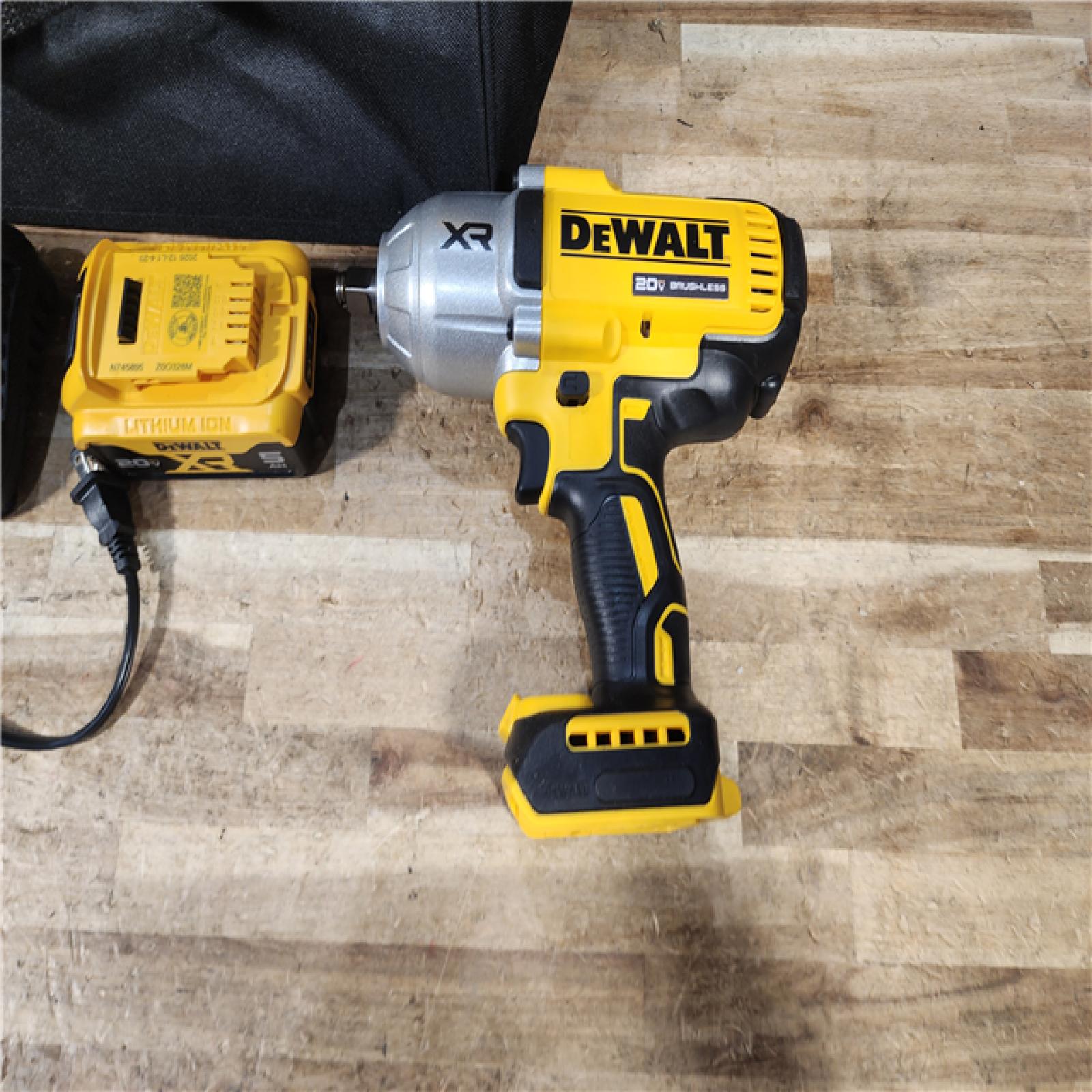 HOUSTON LOCATION - AS - IS DEWALT 20V MAX Lithium-Ion Cordless 1/2 in. Impact Wrench Kit