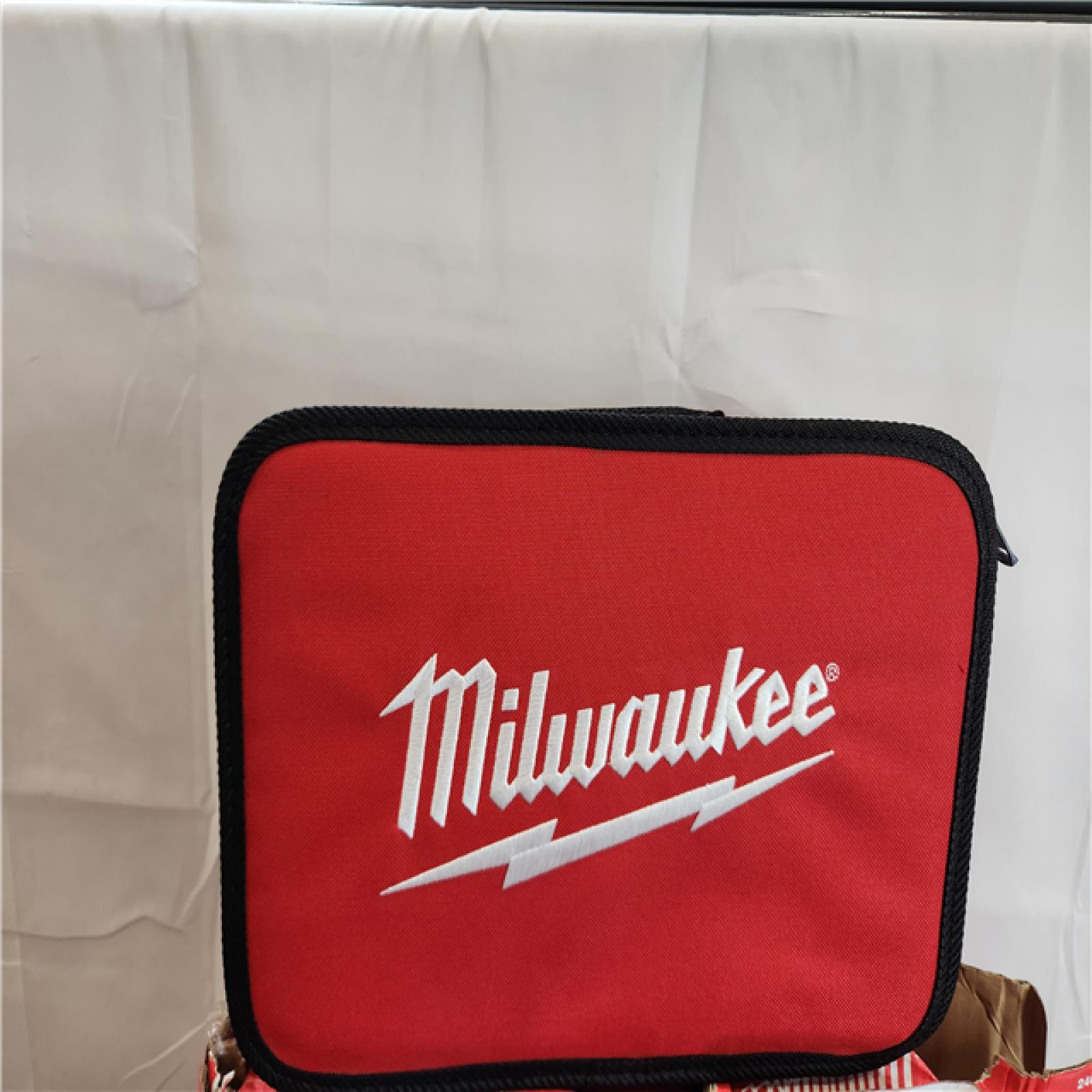 AS-IS Milwaukee Cordless Drill/Driver Kit