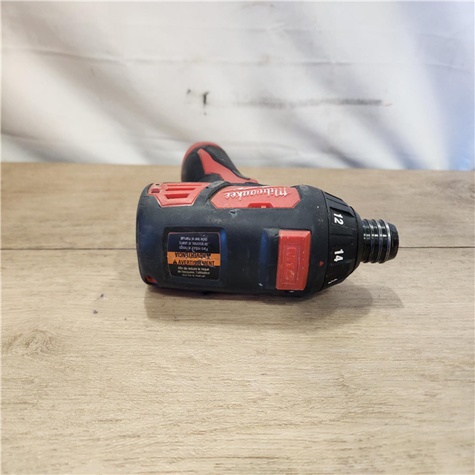 AS-IS- Milwaukee 12V Lithium-Ion Cordless 1/4 in. Hex Screwdriver Kit