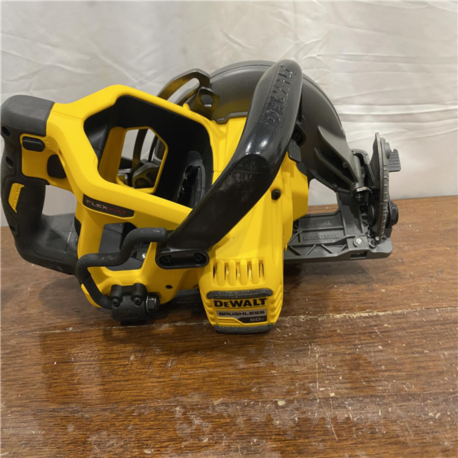 AS-IS DEWALT FLEXVOLT 60V MAX Cordless Brushless 7-1/4 in. Wormdrive Style Circular Saw (Tool Only)