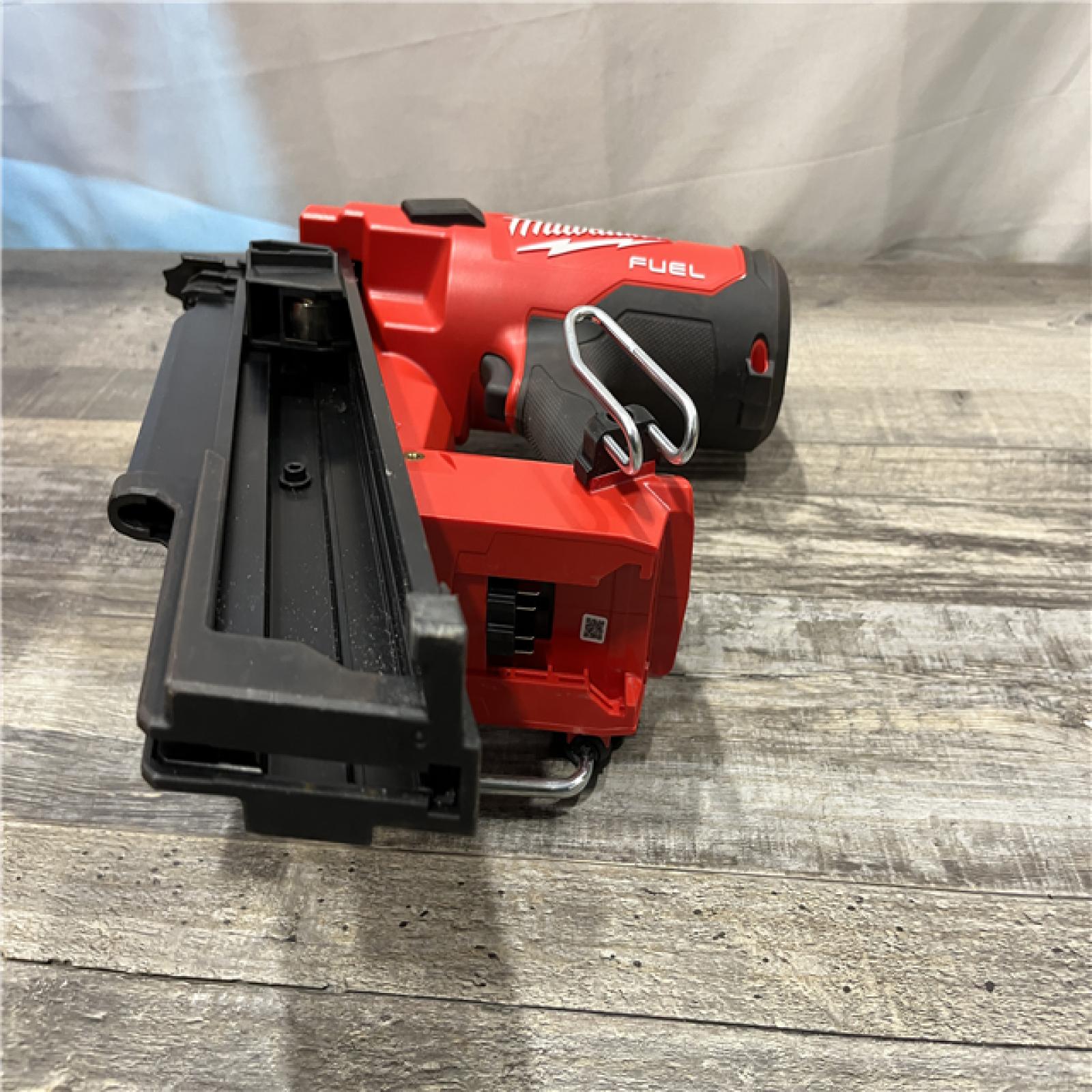 AS-IS Milwaukee  FUEL 3-1/2 in. 18-Volt 21-Degree Lithium-Ion Brushless Cordless Framing Nailer (Tool-Only)