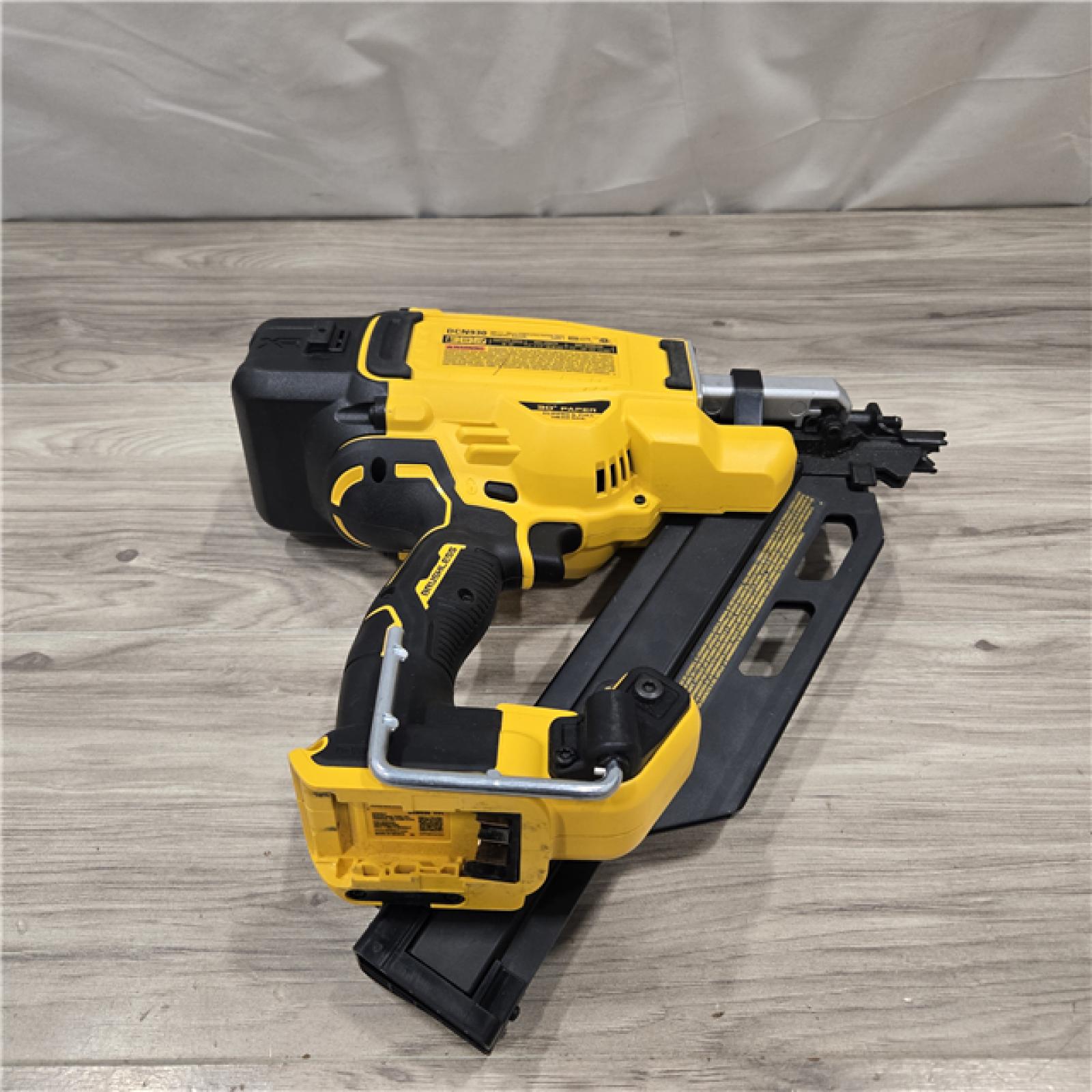 AS-IS DEWALT 20V 30 Degree Cordless Framing Nailer (Tool-Only)
