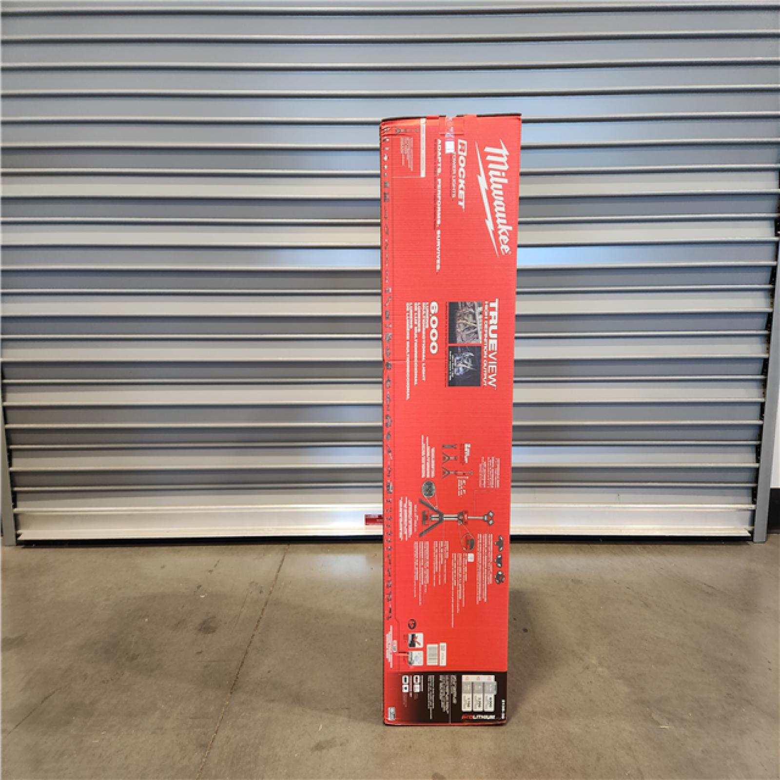 NEW- M18 18-Volt Lithium-Ion Cordless 6 000 Lumens Rocket Dual Power Tower Light with Charger (Tool-Only)