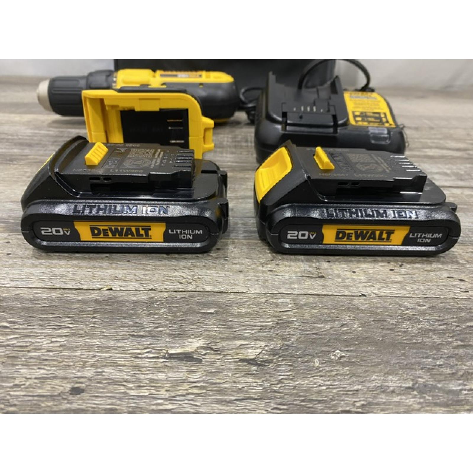 AS-IS DEWALT 20V MAX Cordless 1/2 in. Drill/Driver Kit