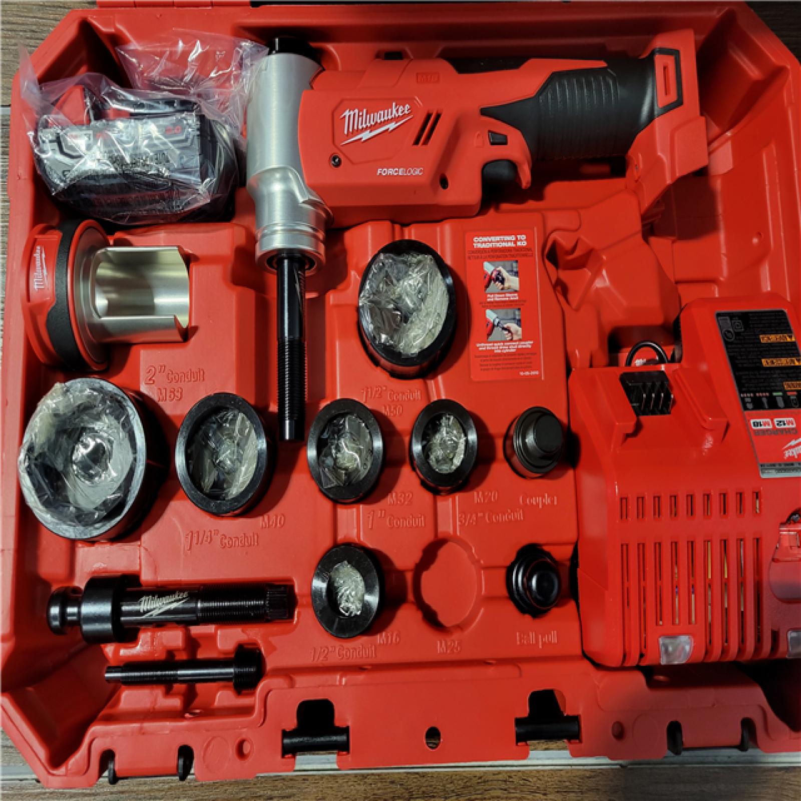 CALIFORNIA NEW MILWAUKEE M18 FORCE LOGIC 6T KNOCKOUT TOOL 1/2 - 4 KIT
