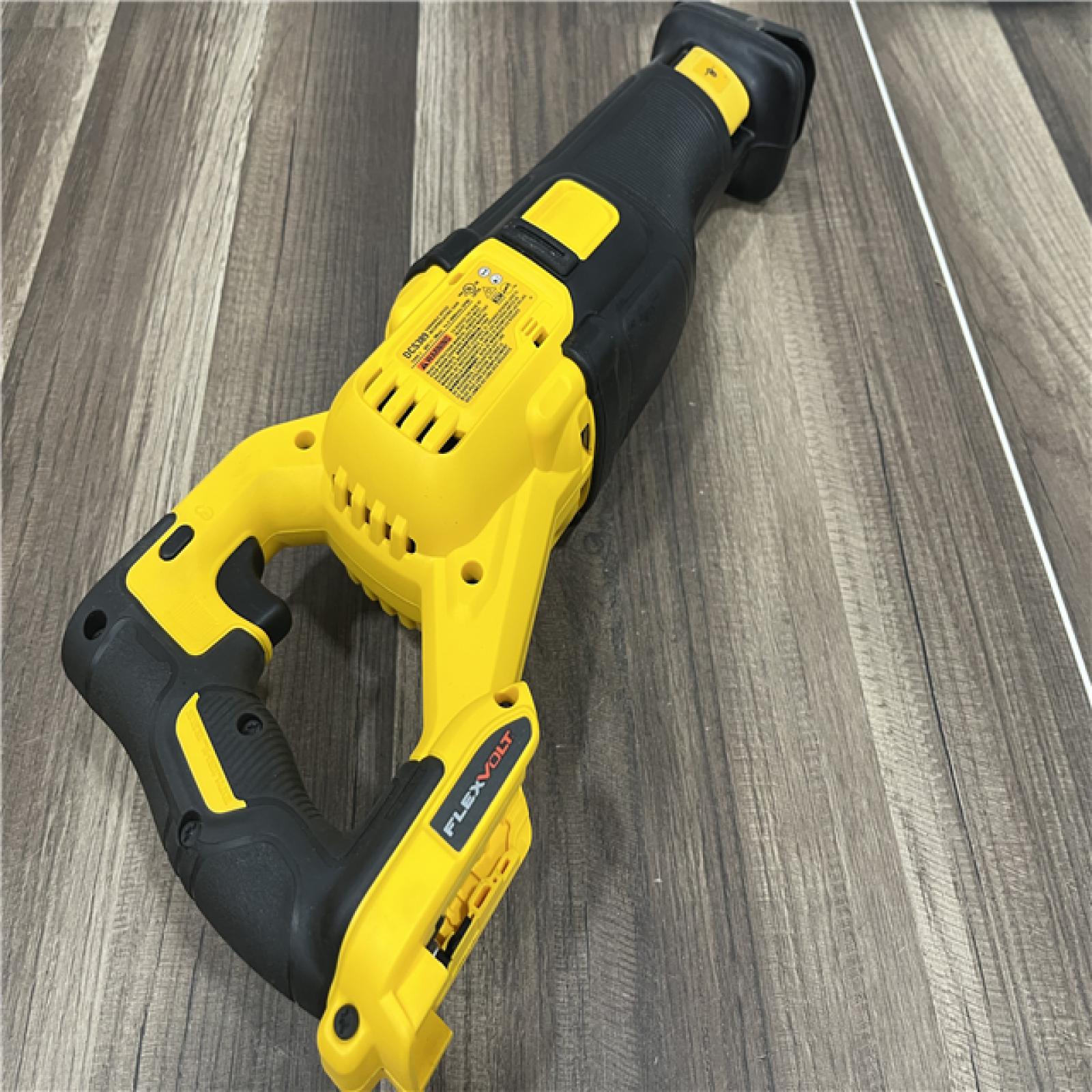 GOOD DeWalt DCS389B FLEXVOLT 60V MAX Cordless Brushless Reciprocating Saw (Tool-Only)