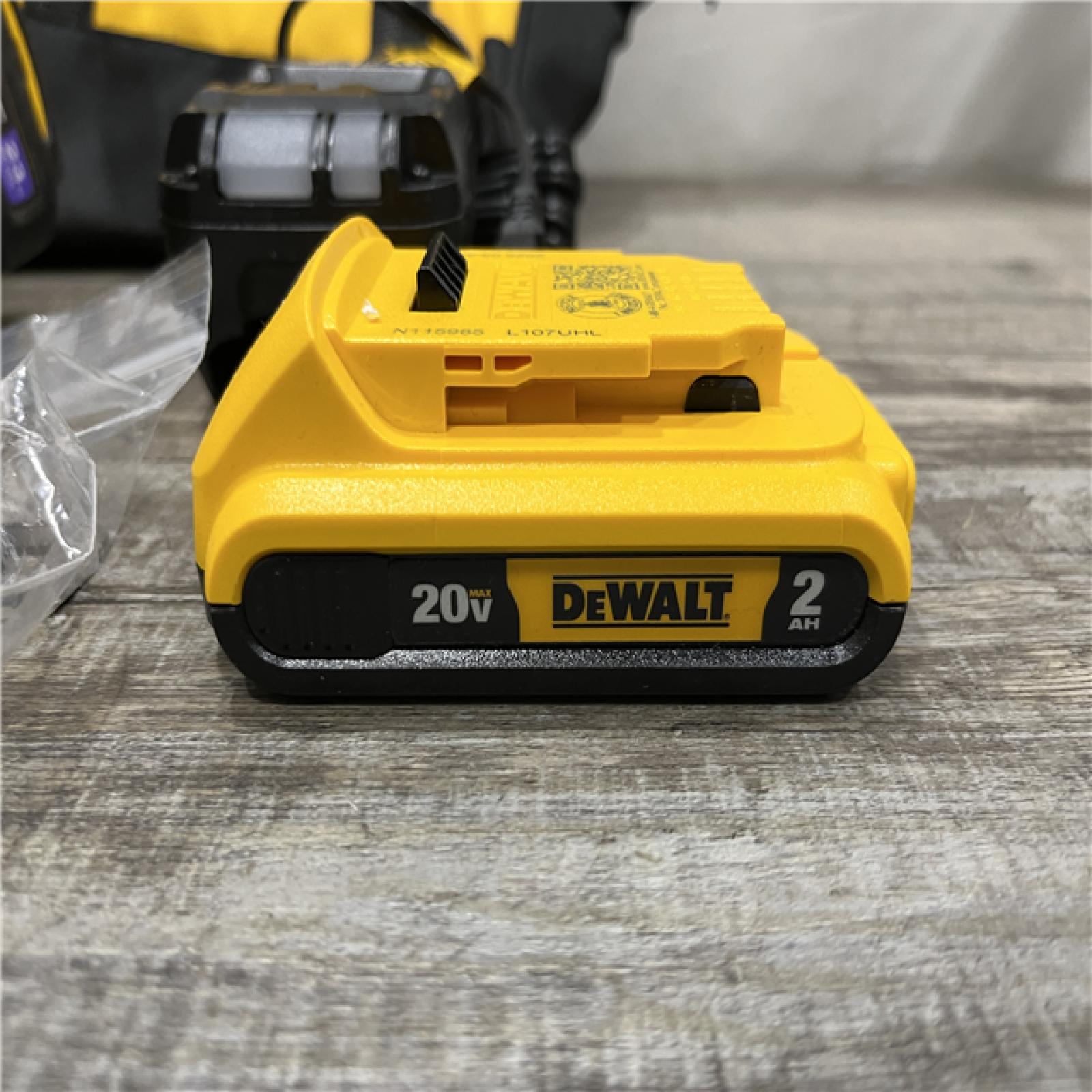 AS-IS DEWALT ATOMIC 20V MAX Lithium Ion Cordless 23 Gauge Pin Nailer Kit