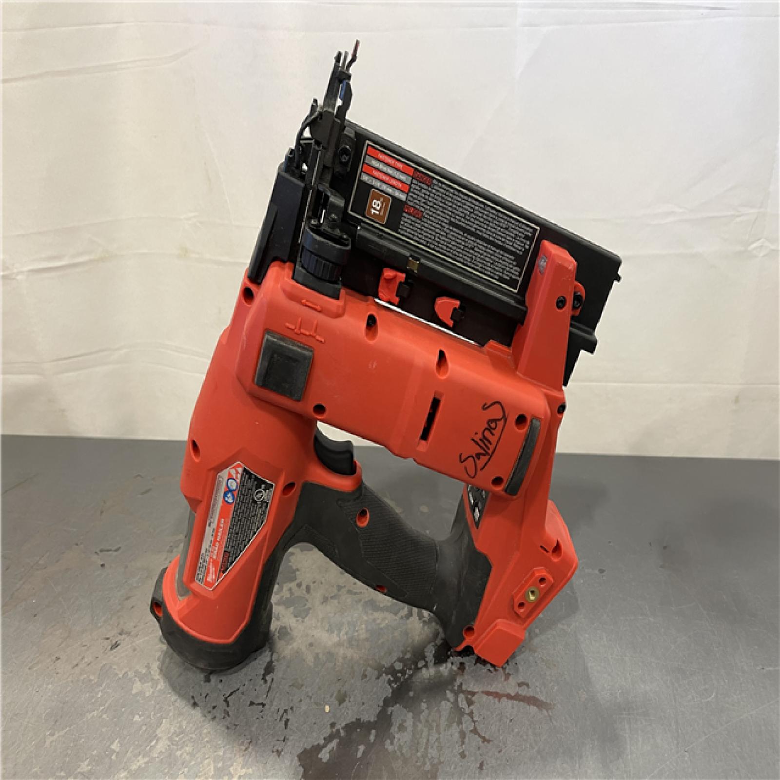 AS-IS - Milwaukee M18 FUEL 18-Volt Lithium-Ion Brushless Cordless Gen II 18-Gauge Brad Nailer