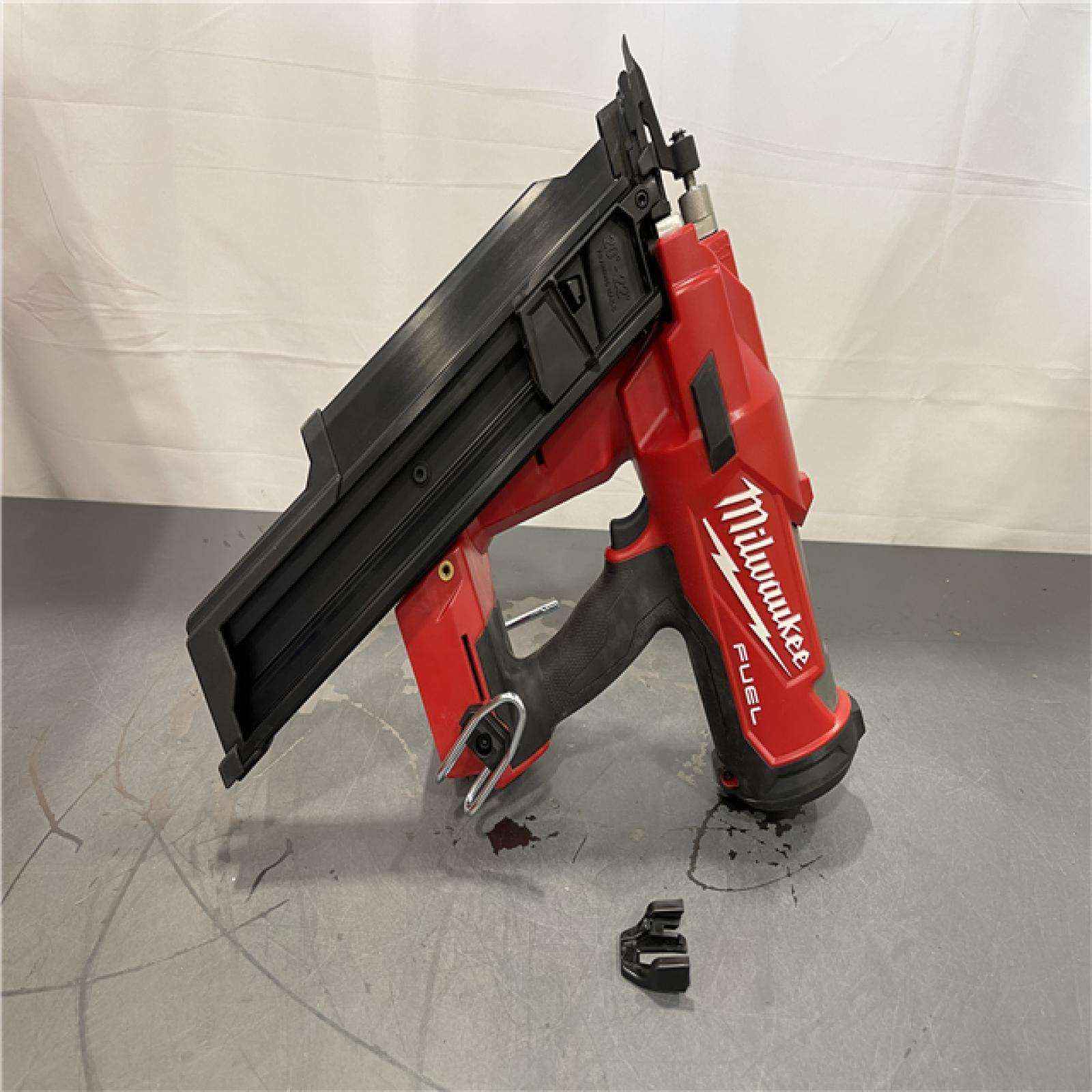 AS-IS - Milwaukee M18 FUEL 3-1/2 in. 18V 21-Degree Lithium-Ion Brushless Cordless Framing Nailer