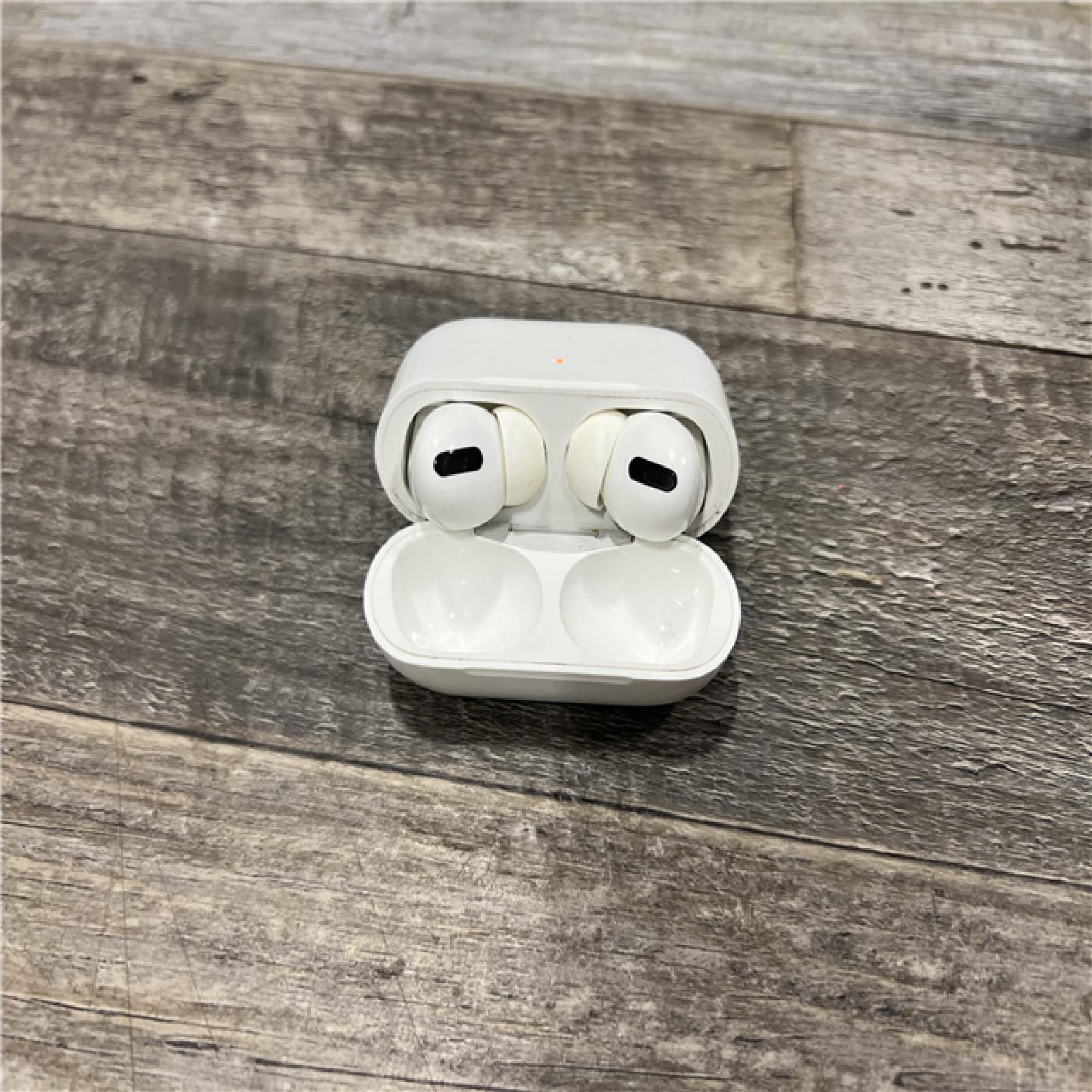 AS-IS AirPods Pro 1 And MagSafe Charging Case