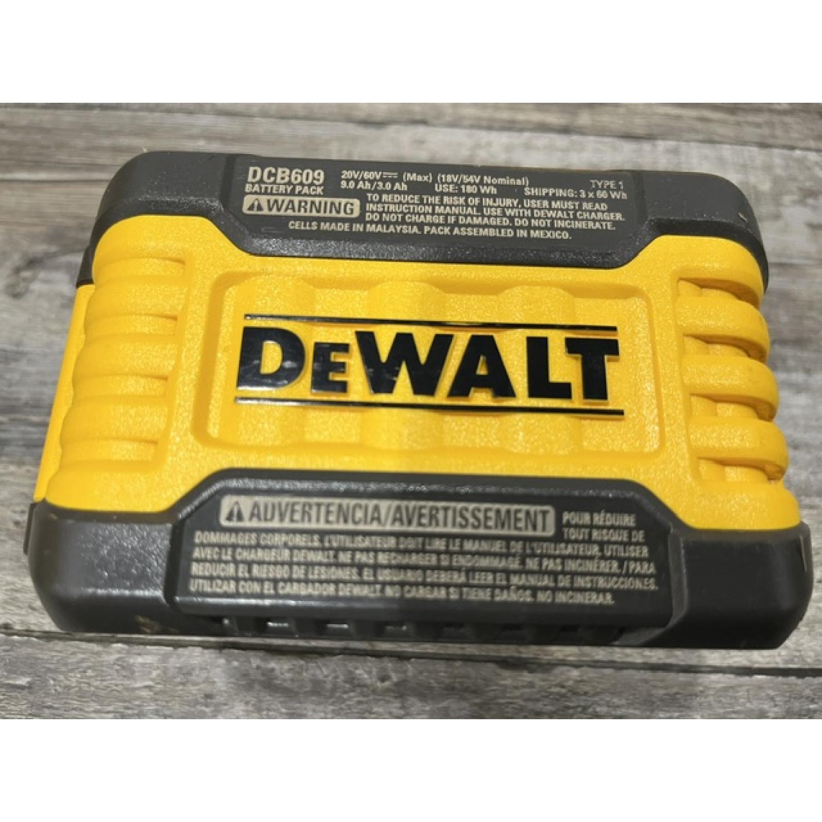 AS-IS DEWALT 20V/60V MAX FLEXVOLT Lithium-Ion 9.0Ah Battery and Charger Starter Kit