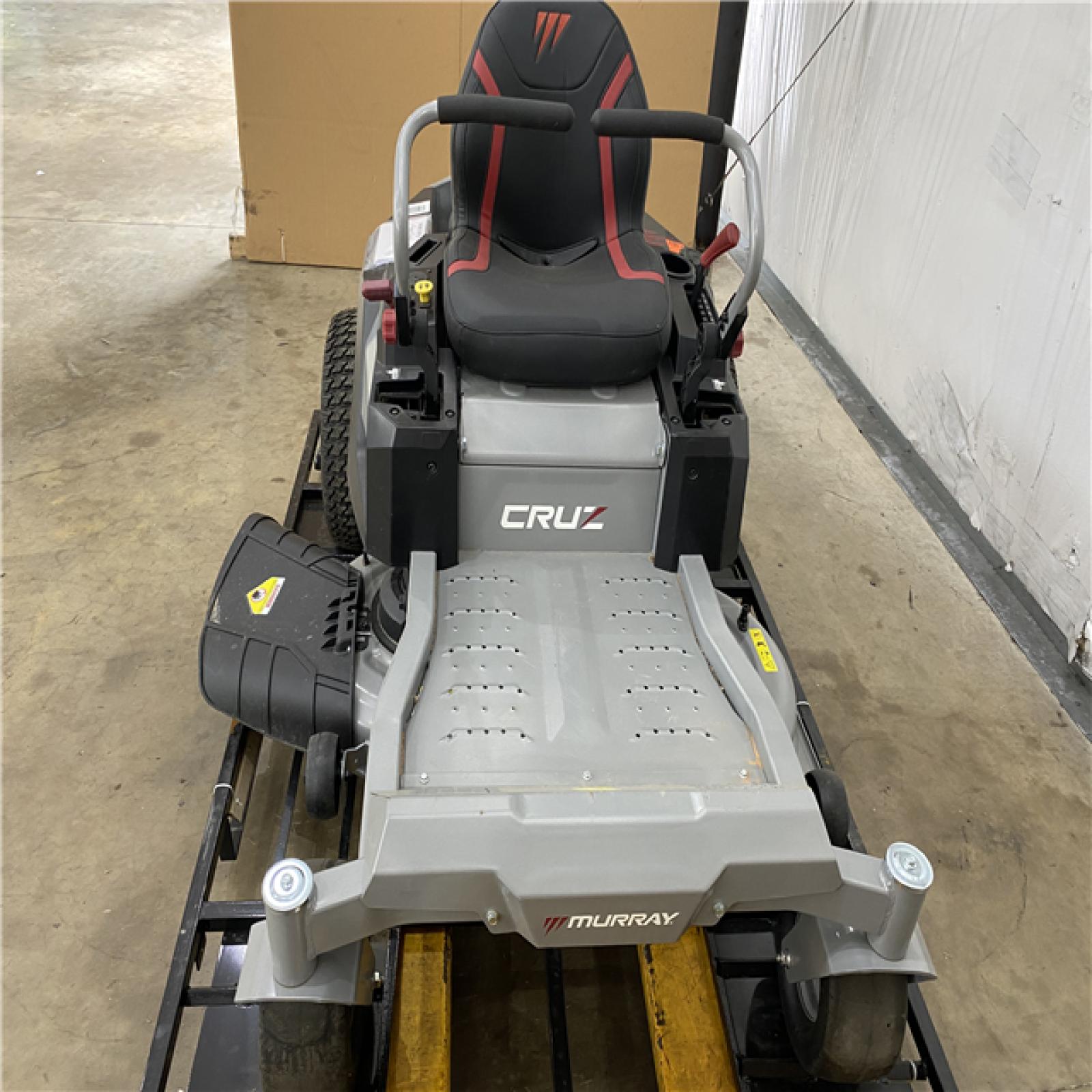 Houston Location - AS-IS Murray Briggs Stratton EX1900 Durable Riding Mower